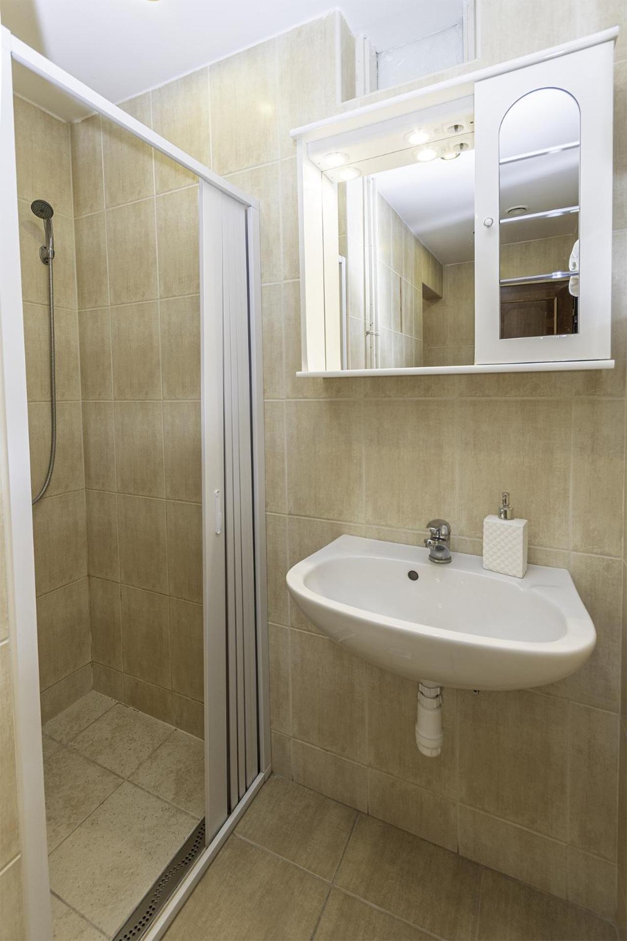 Standard Double or Twin Room photo 3