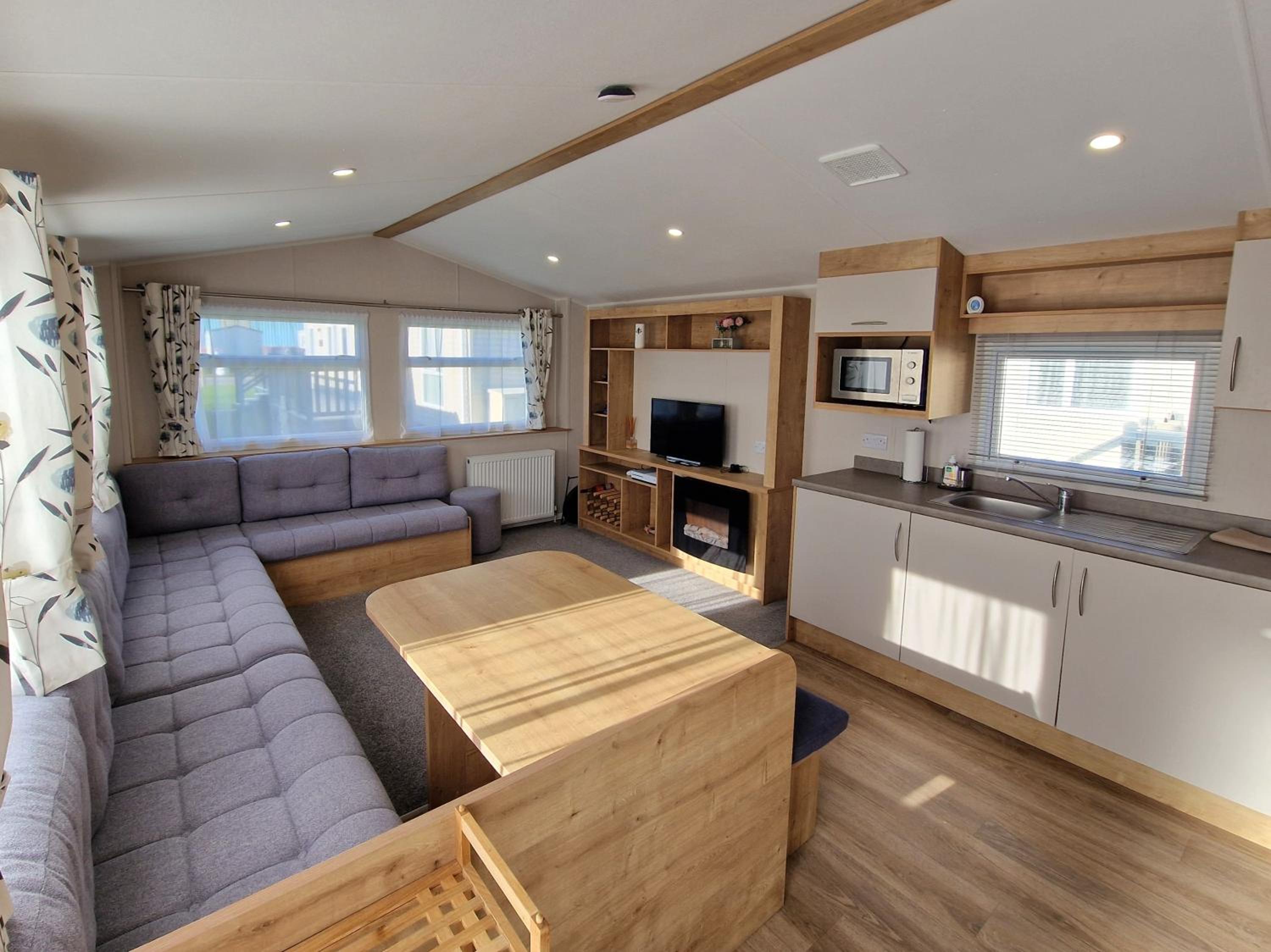 Three-Bedroom House photo 3