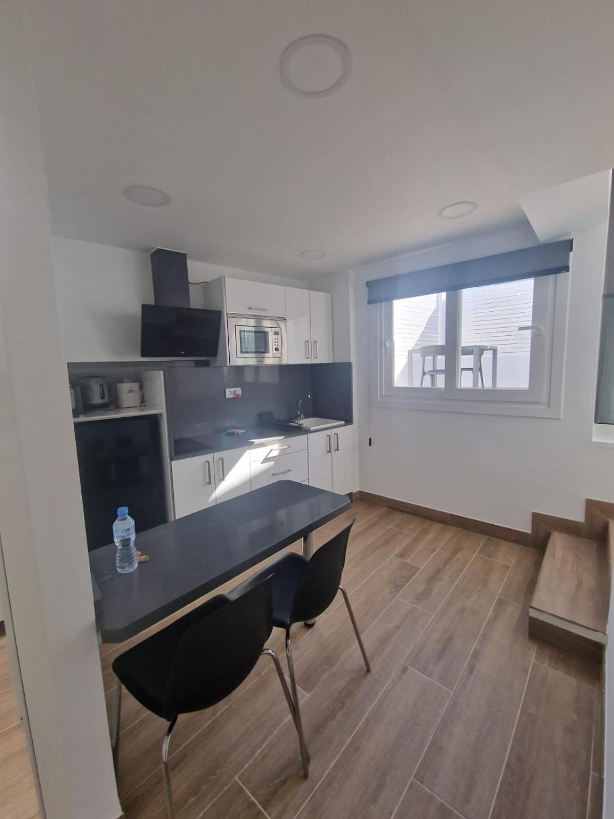 One-Bedroom Apartment photo 2