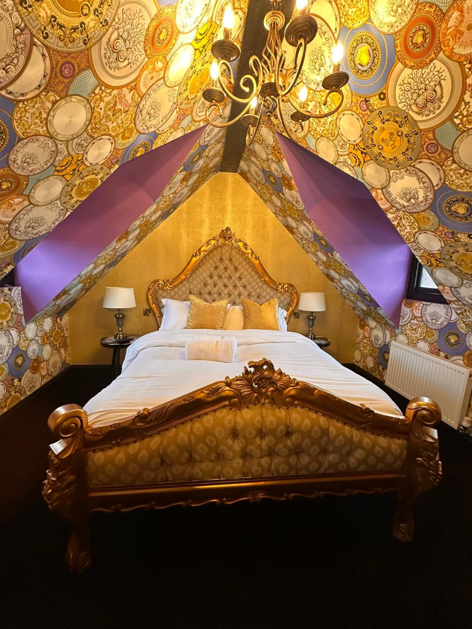 Superior King Room photo 2
