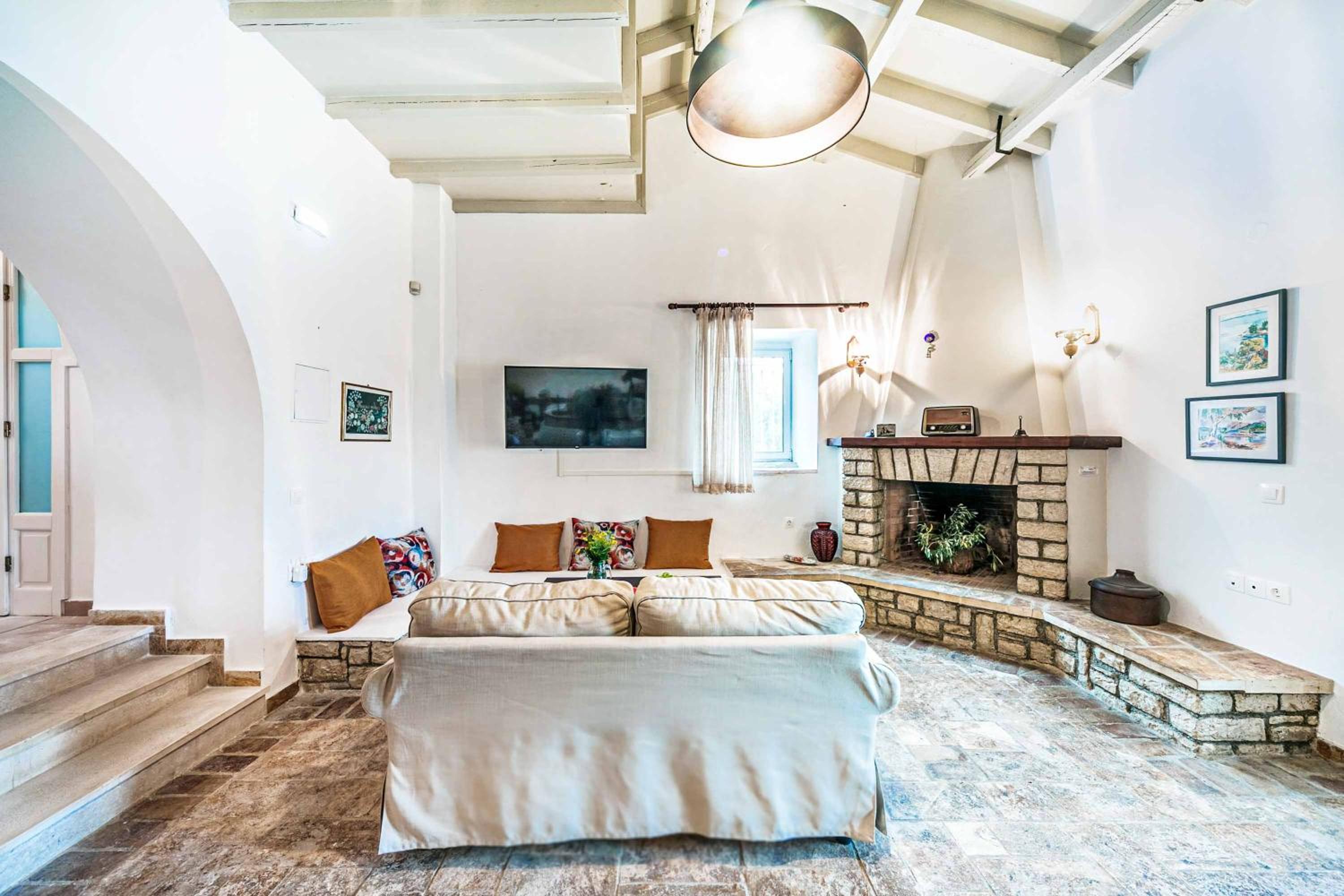 Six-Bedroom Villa 