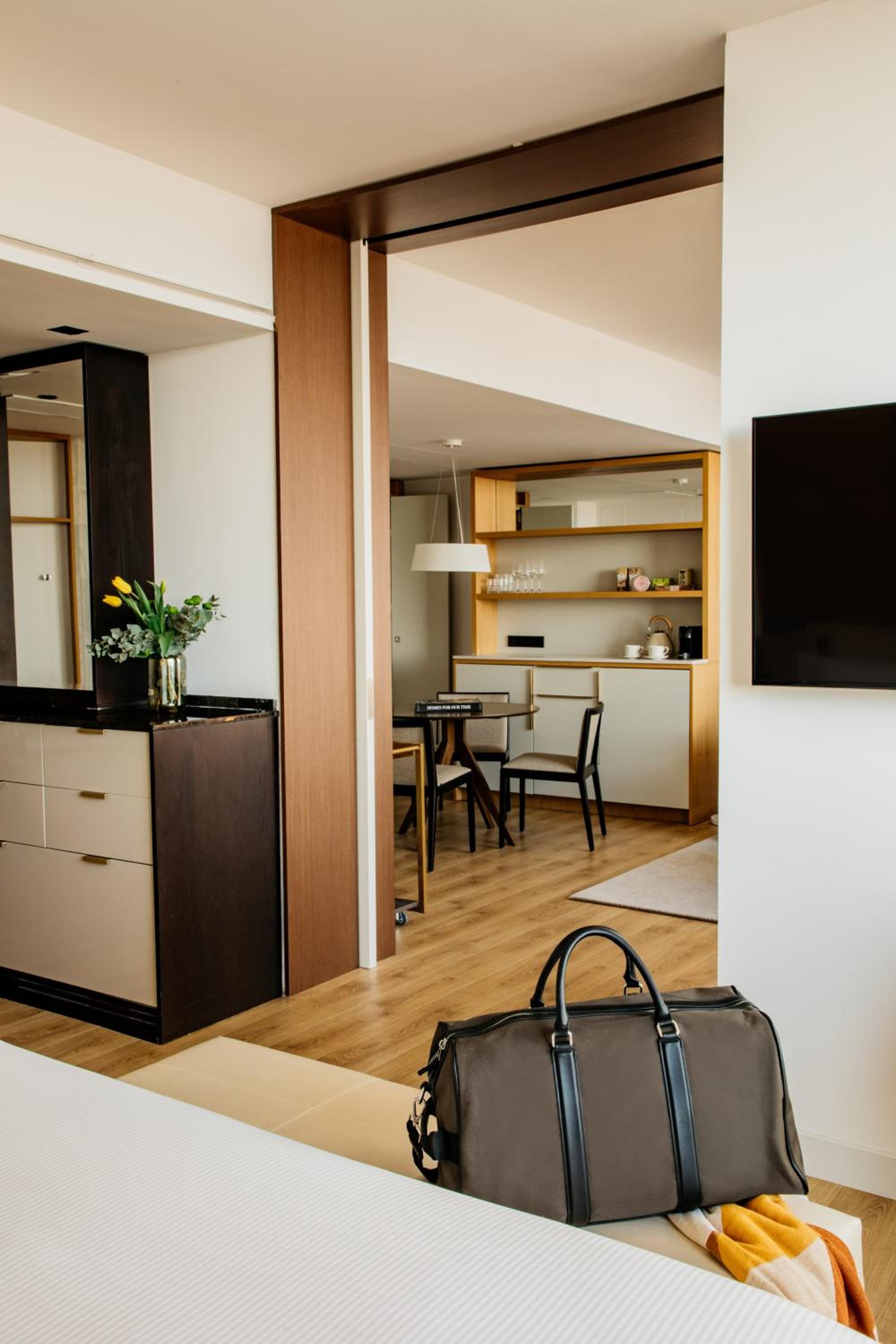 Your Suite Meliá RedLevel One Bedroom thumbnail 5