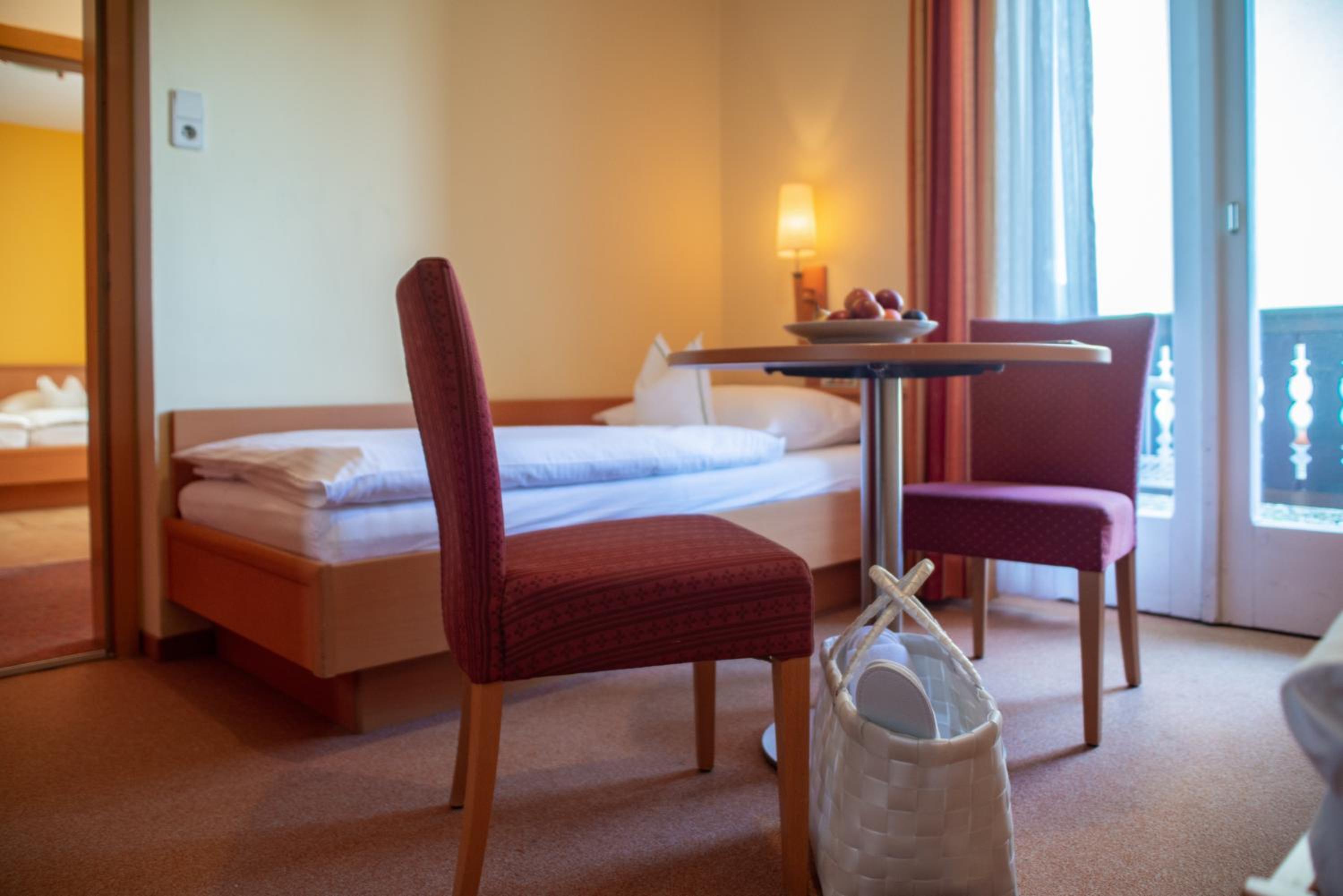 Standard Twin Room with Mountain View photo 2