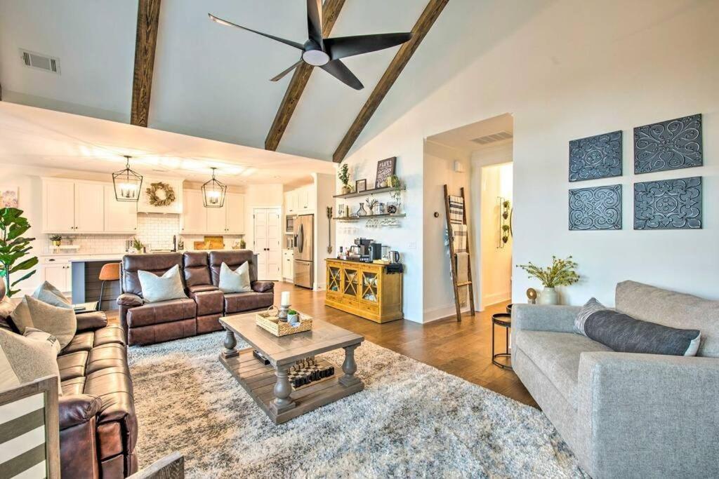Family Room photo 1