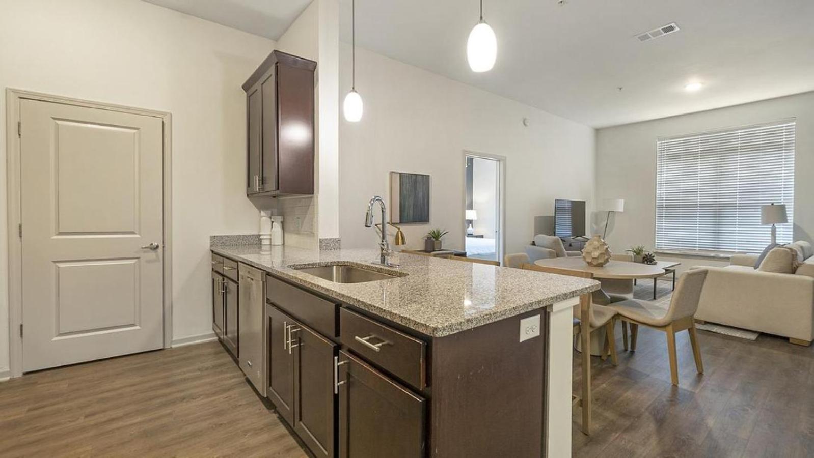 Apartment photo 2