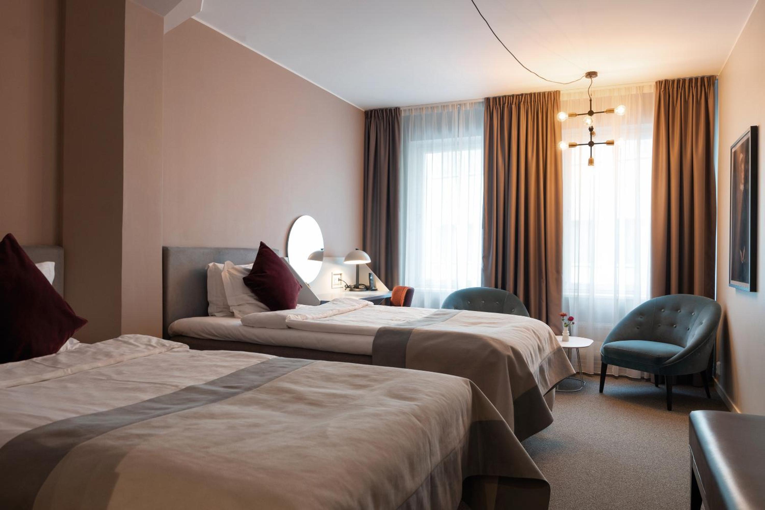 Deluxe Double Room - Photo 9