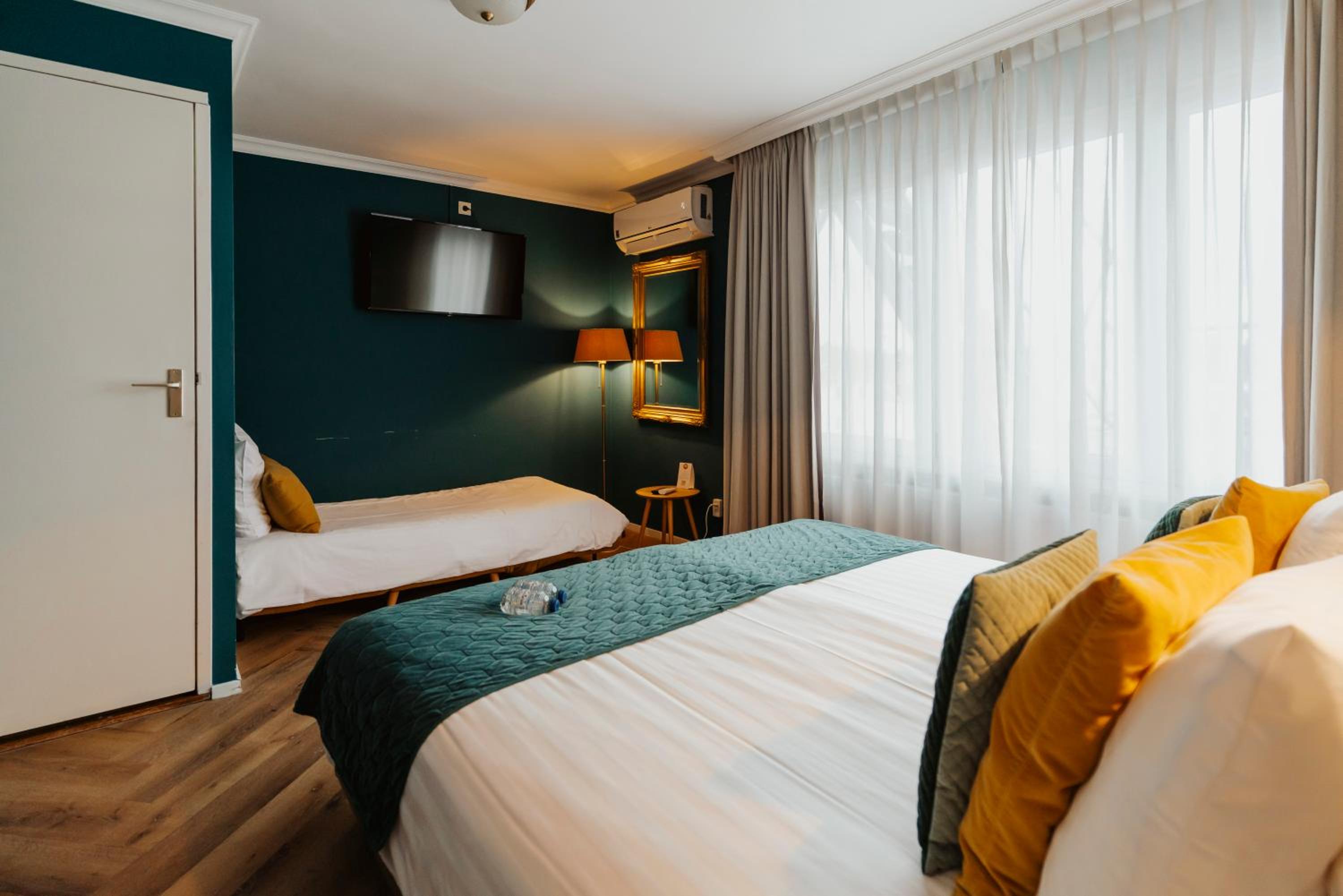 Triple Room with Private Bathroom photo 1