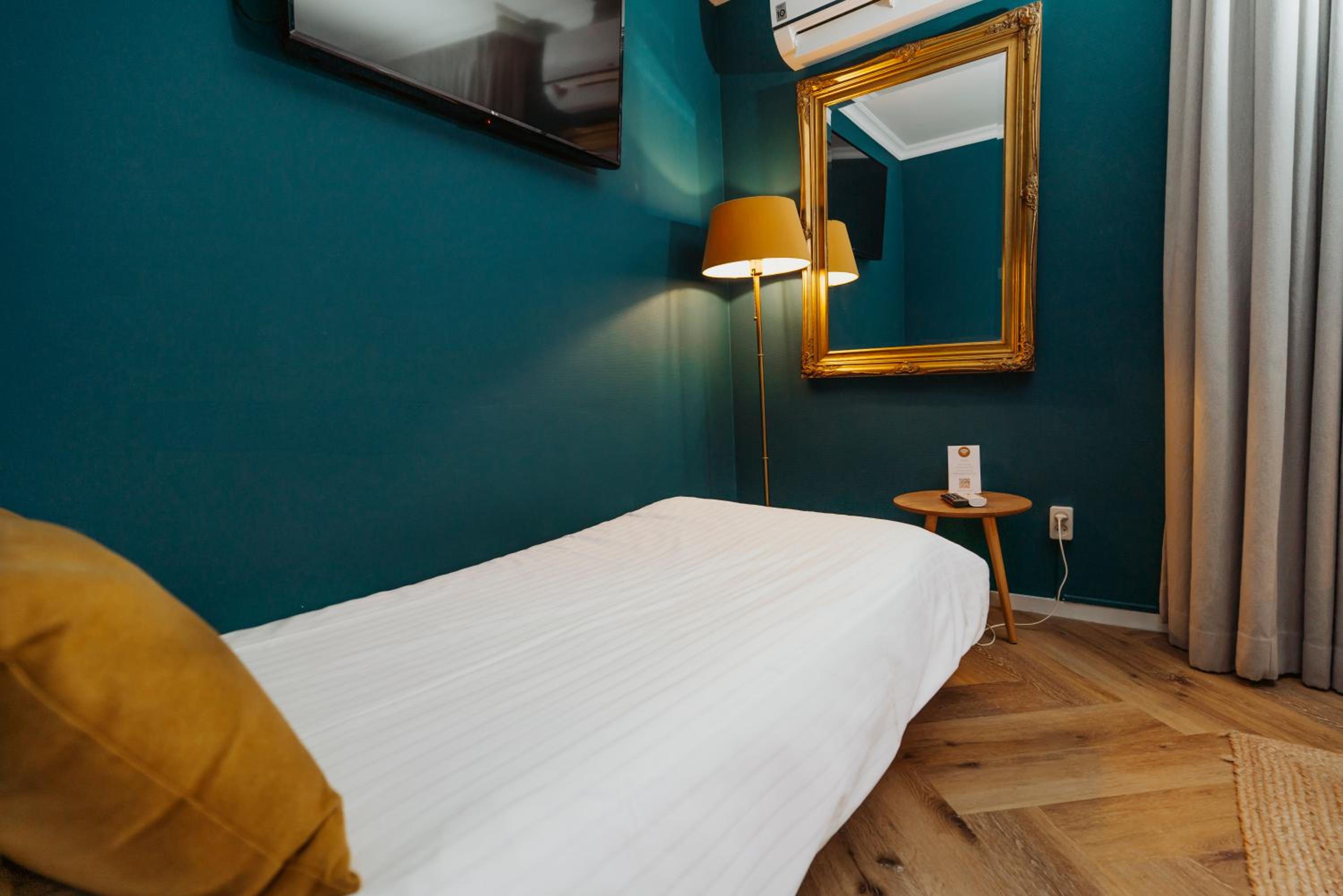 Triple Room with Private Bathroom photo 3