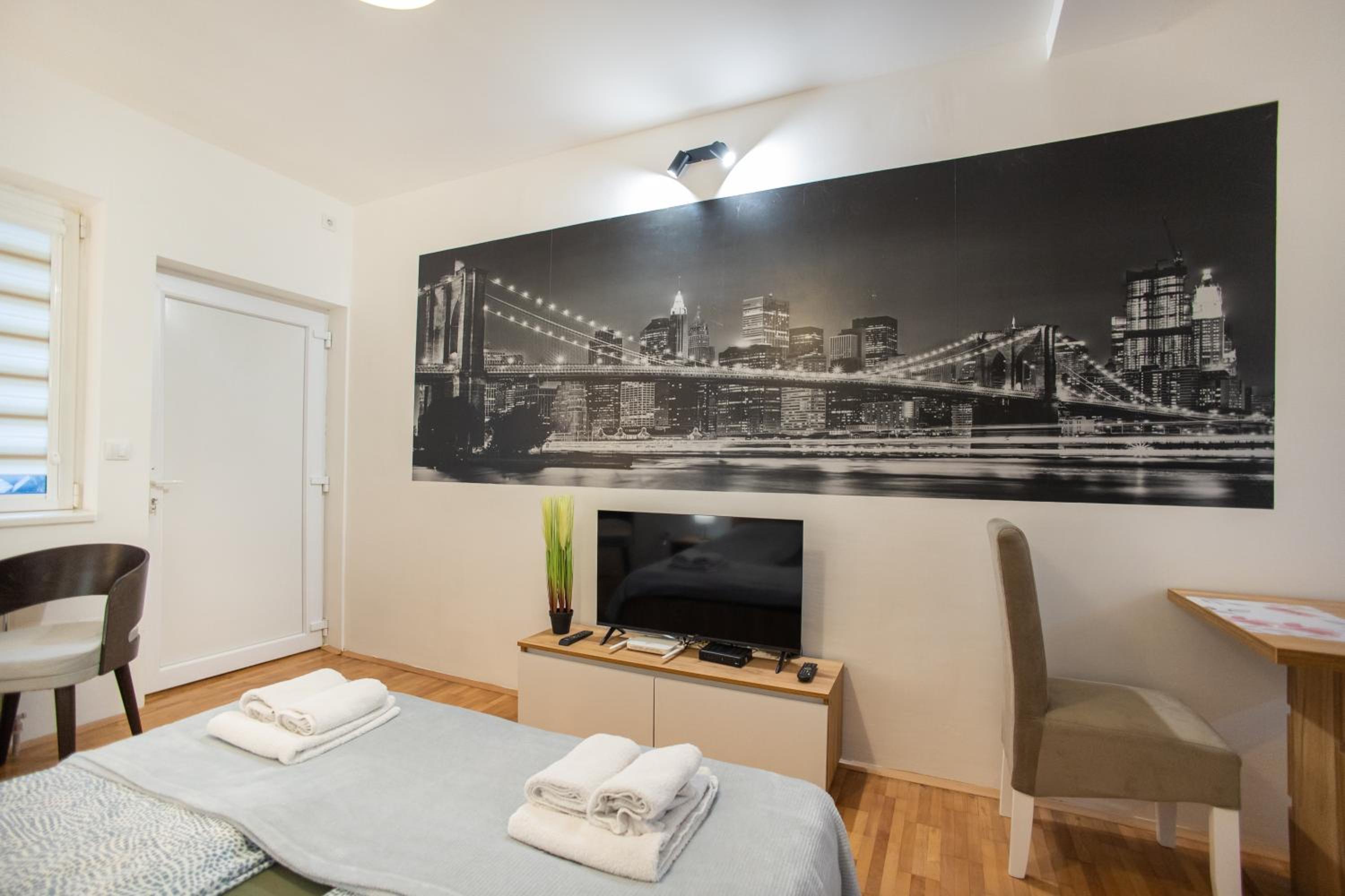 One-Bedroom Apartment photo 2