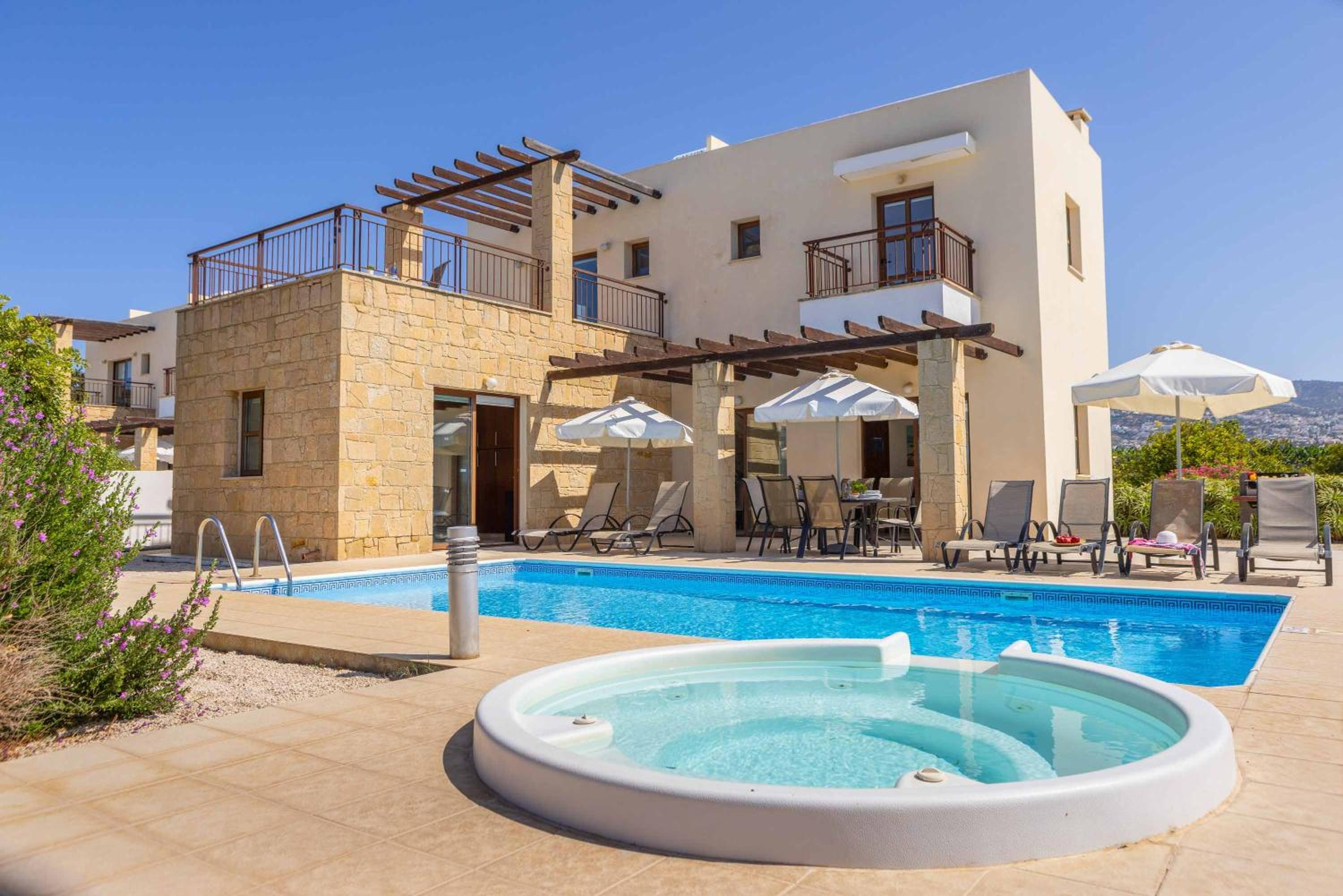Three-Bedroom Villa photo 1
