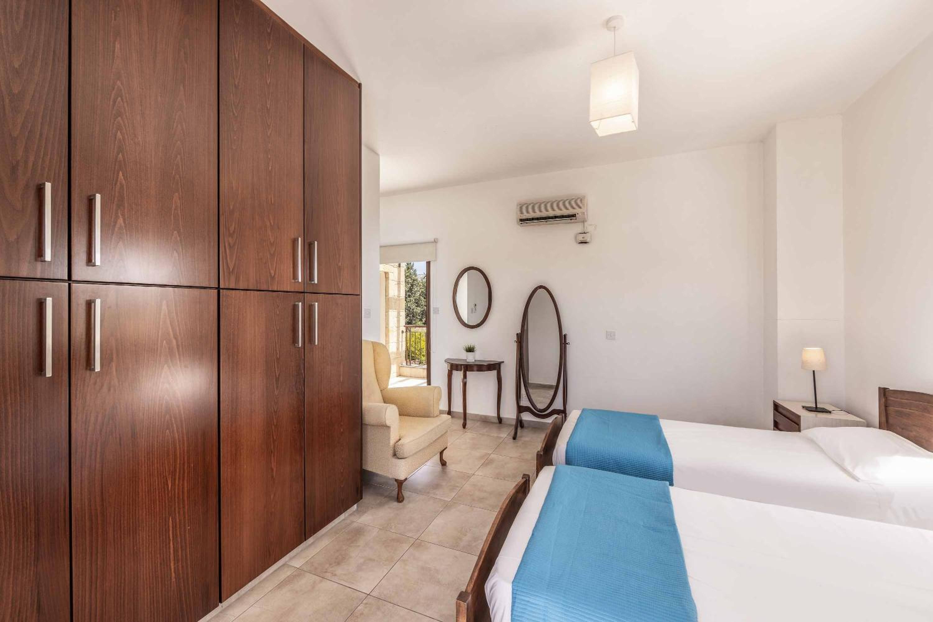 Villa photo 2
