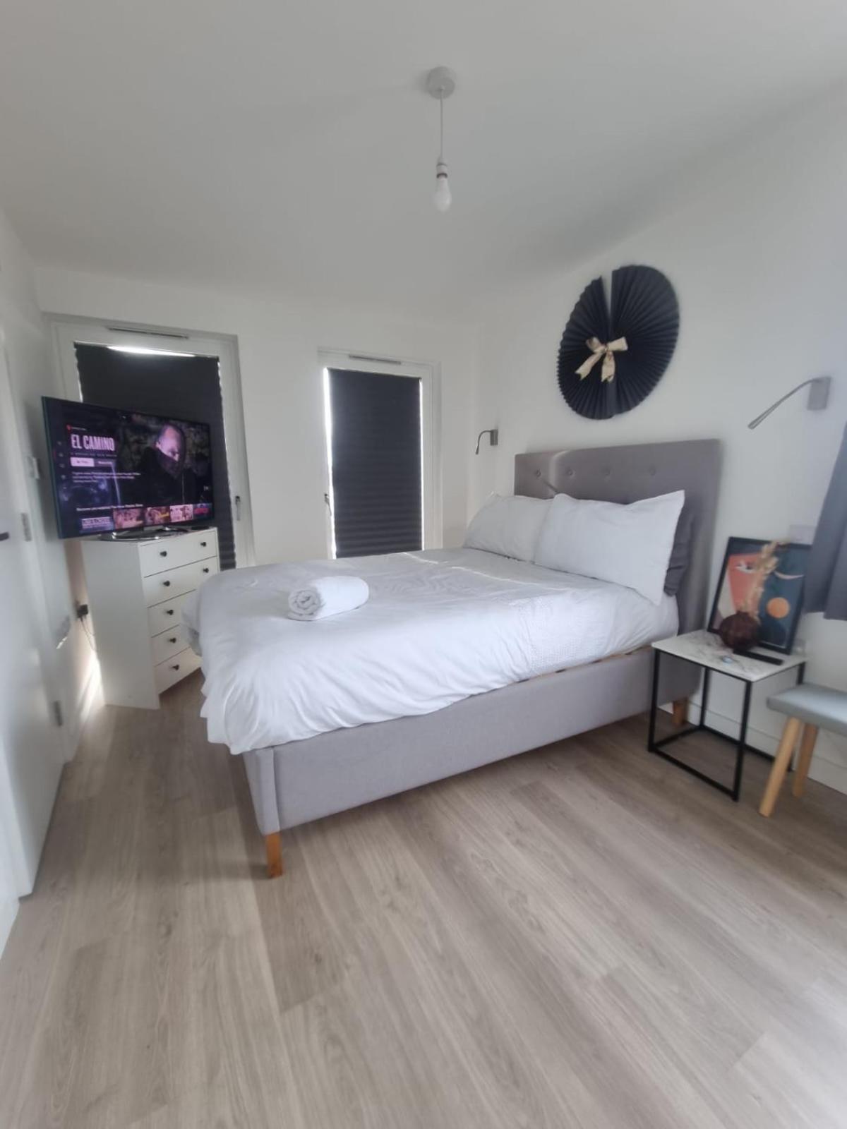 One-Bedroom Apartment photo 3