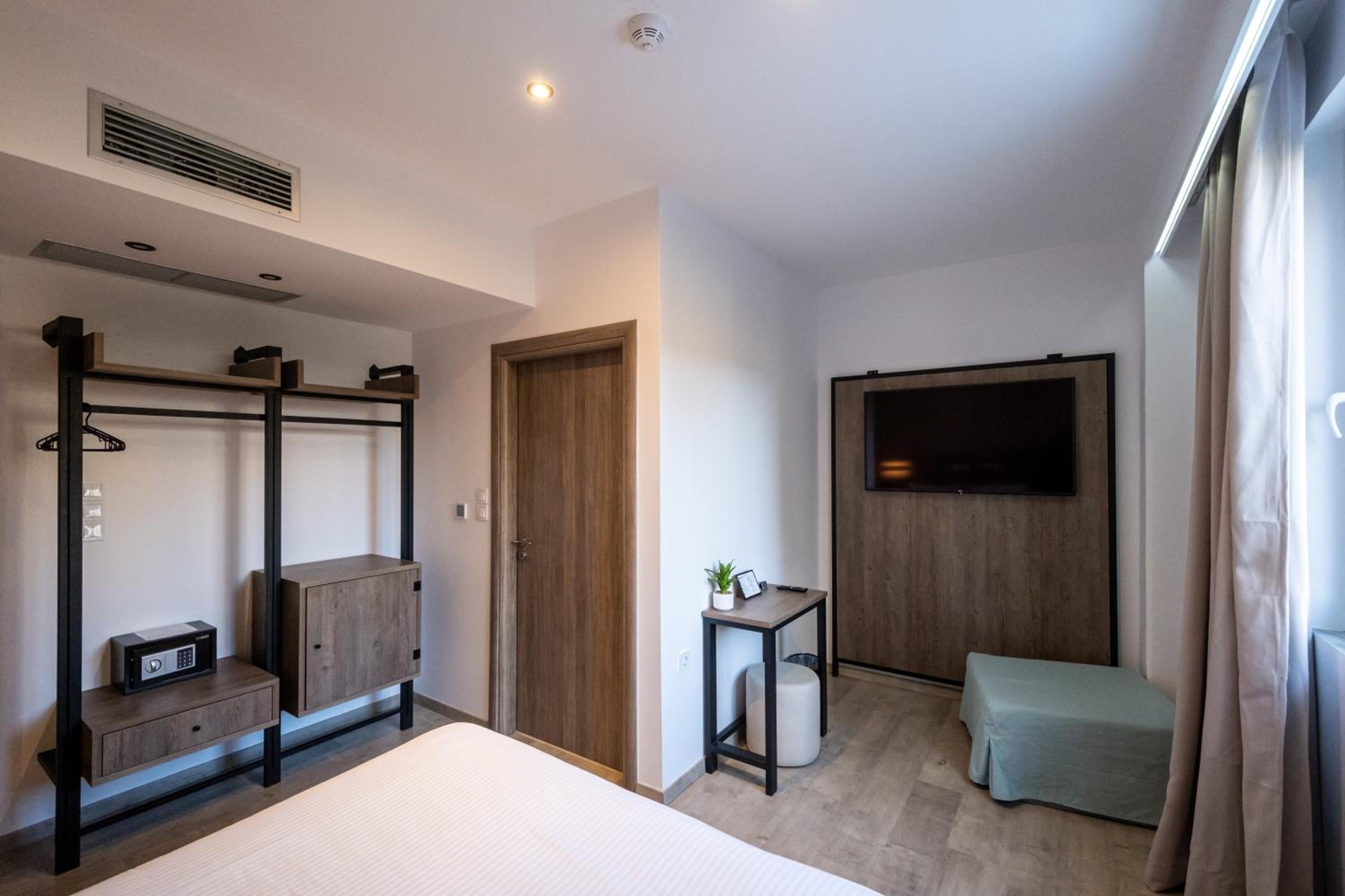 Standard Double Room - Photo 7