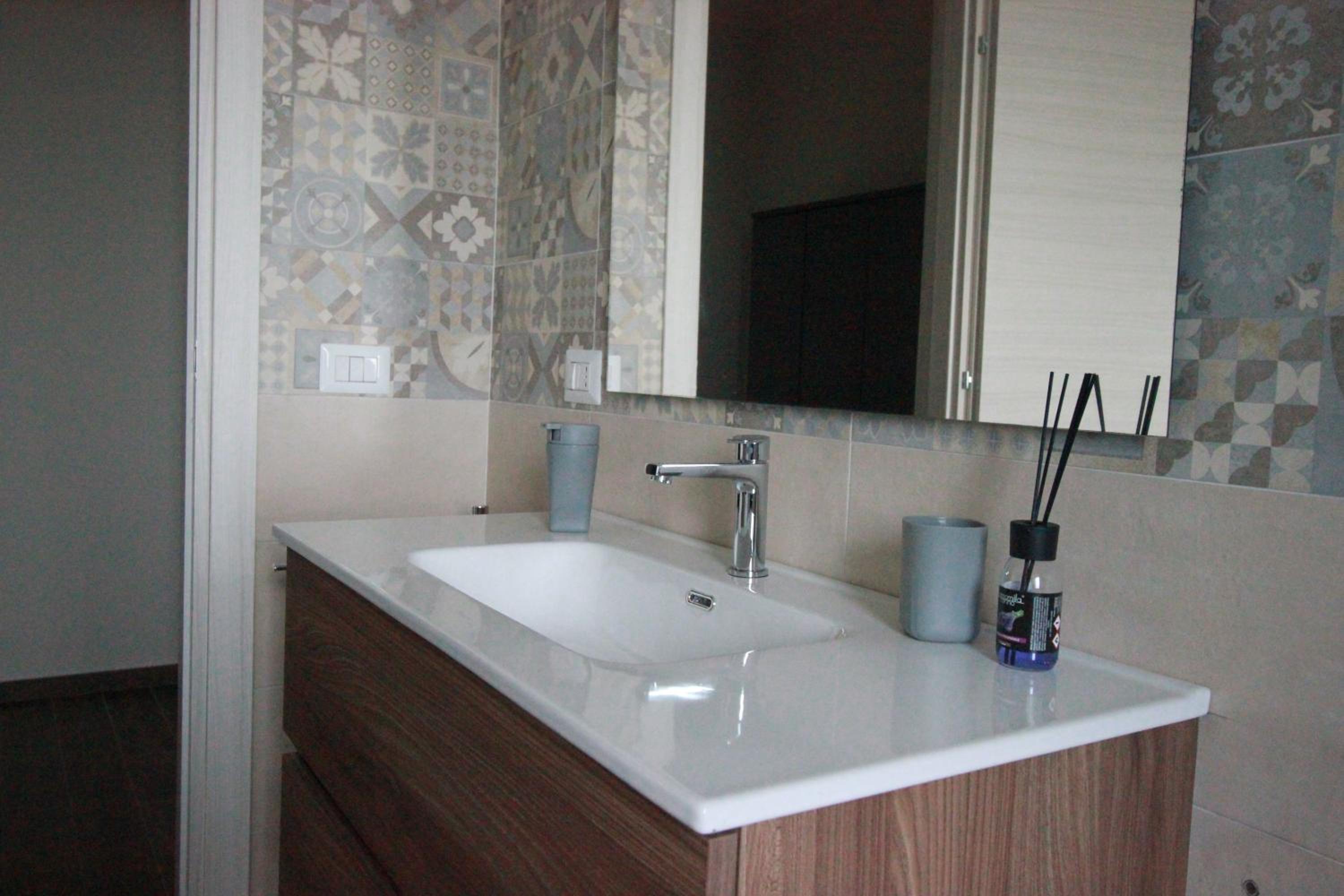 One-Bedroom Apartment photo 3