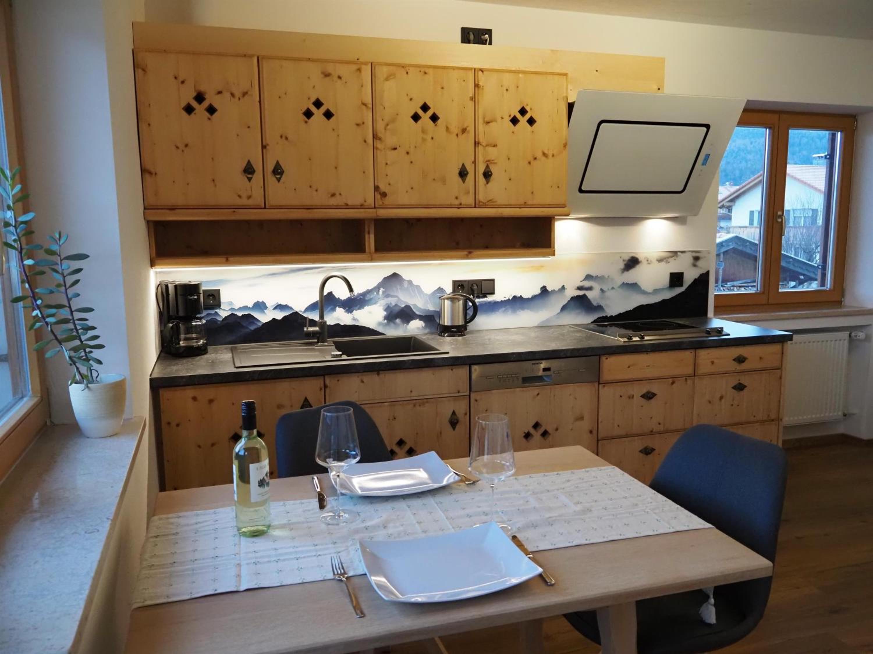 Apartment 1 with Mountain View photo 2