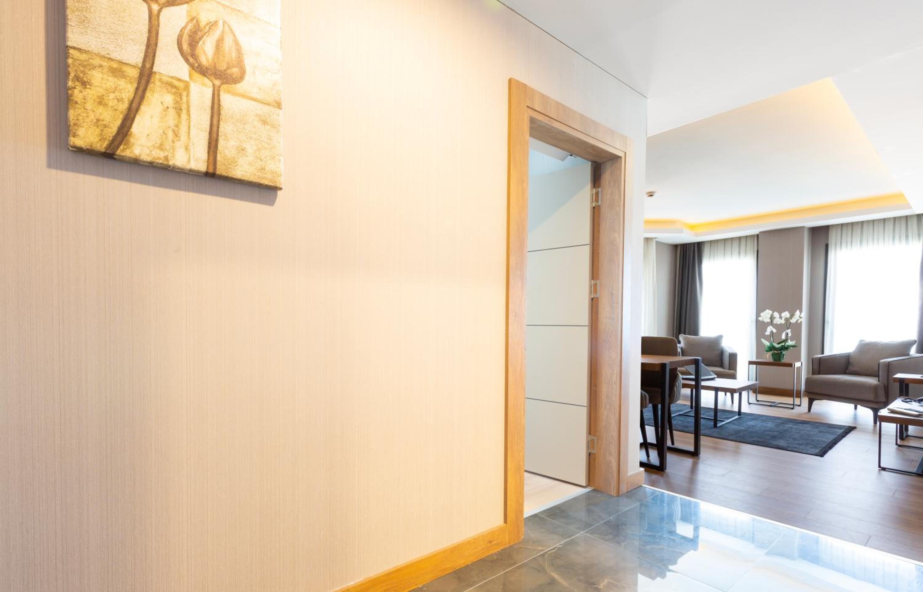 One-Bedroom Apartment - Photo 12