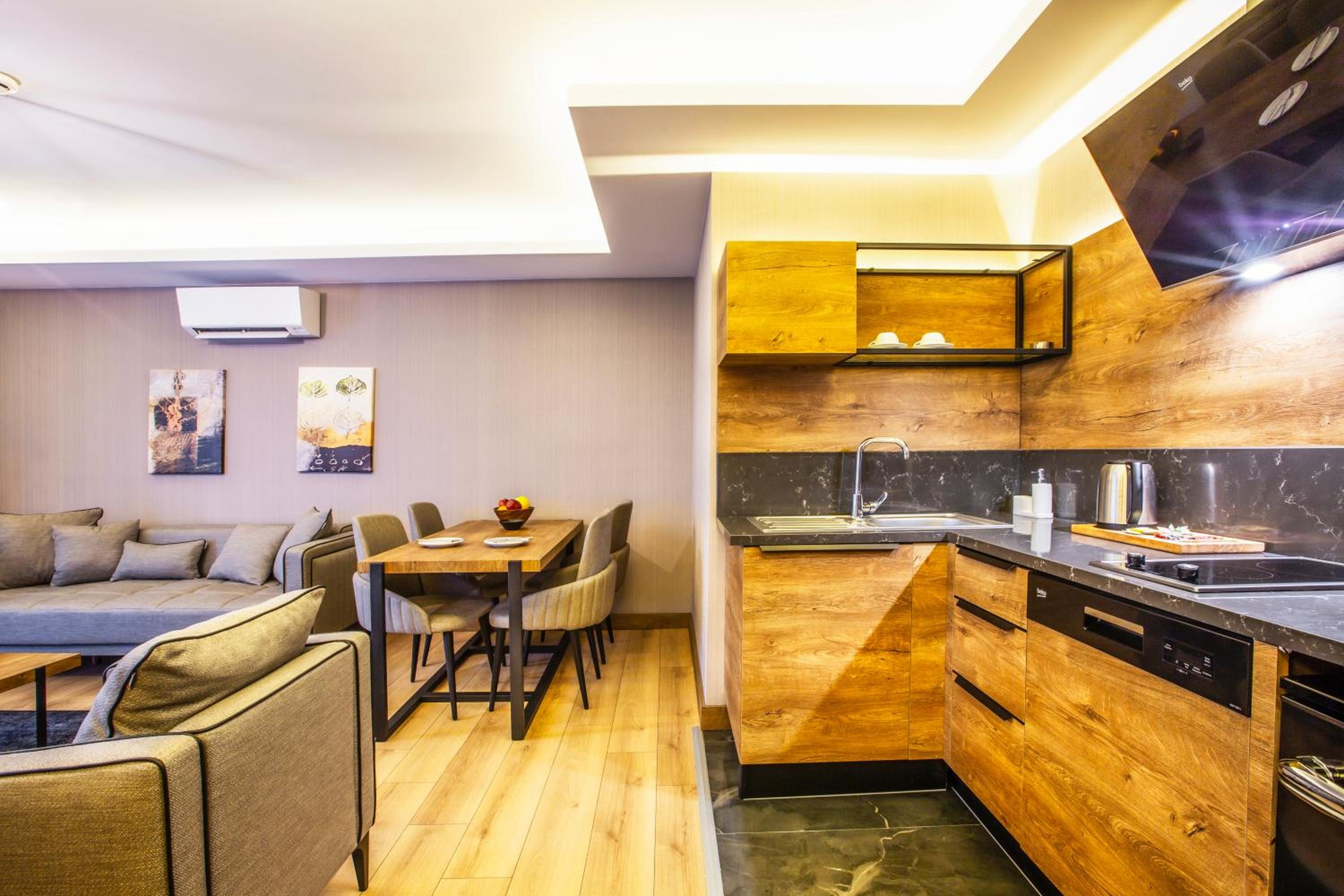 Apartment with Mountain View - Photo 5