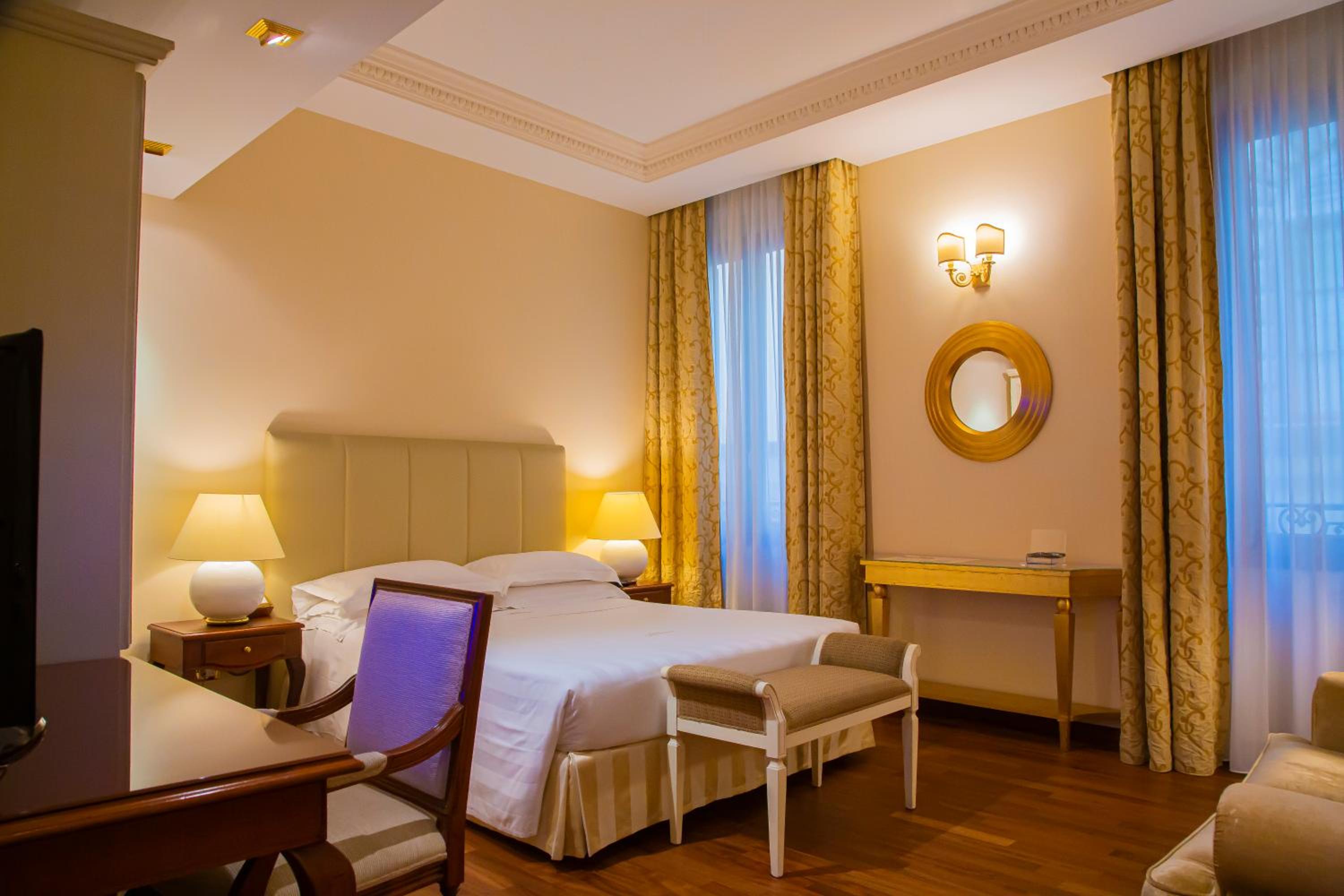 Deluxe Double or Twin Room - Photo 4