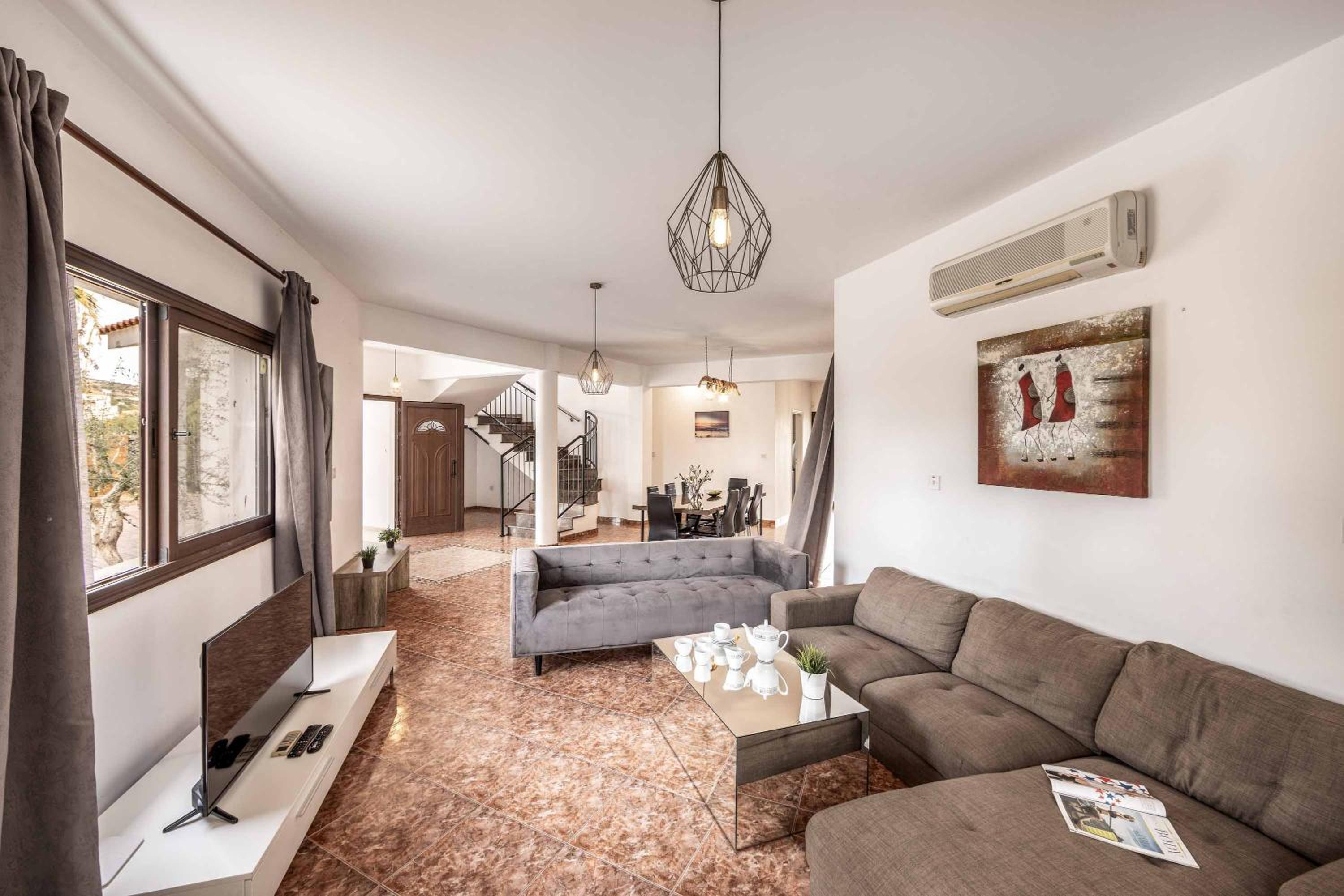 Four-Bedroom Villa photo 1