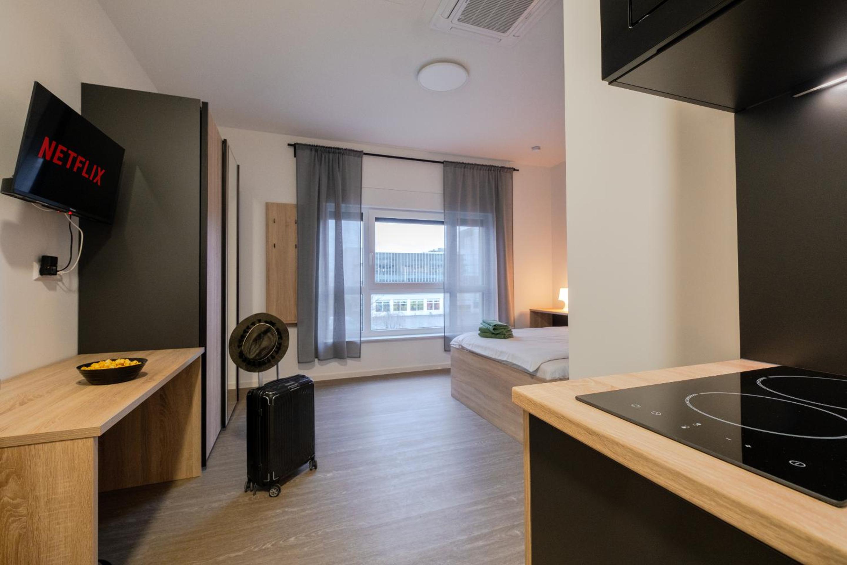 One-Bedroom Apartment photo 1