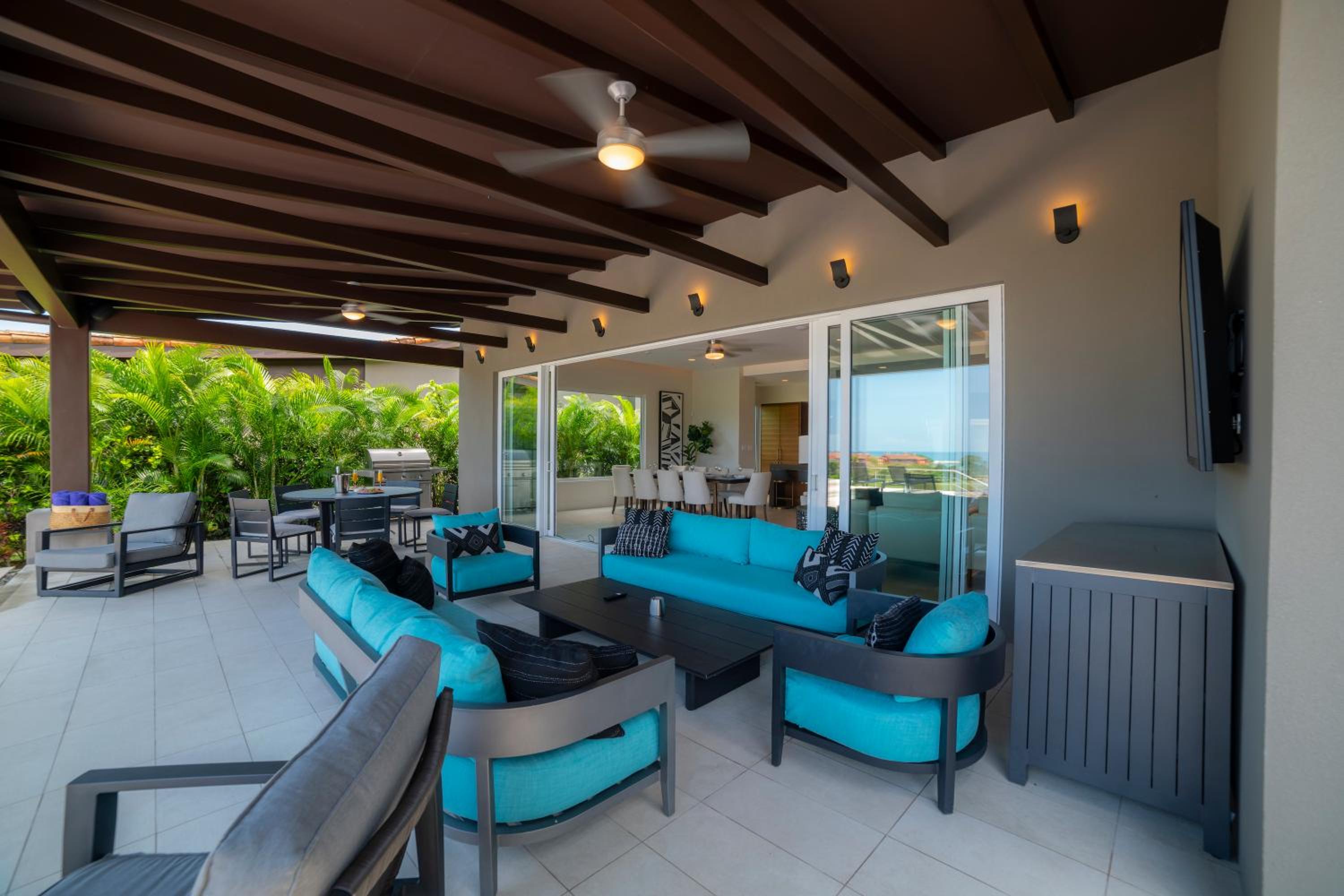 Villa photo 3