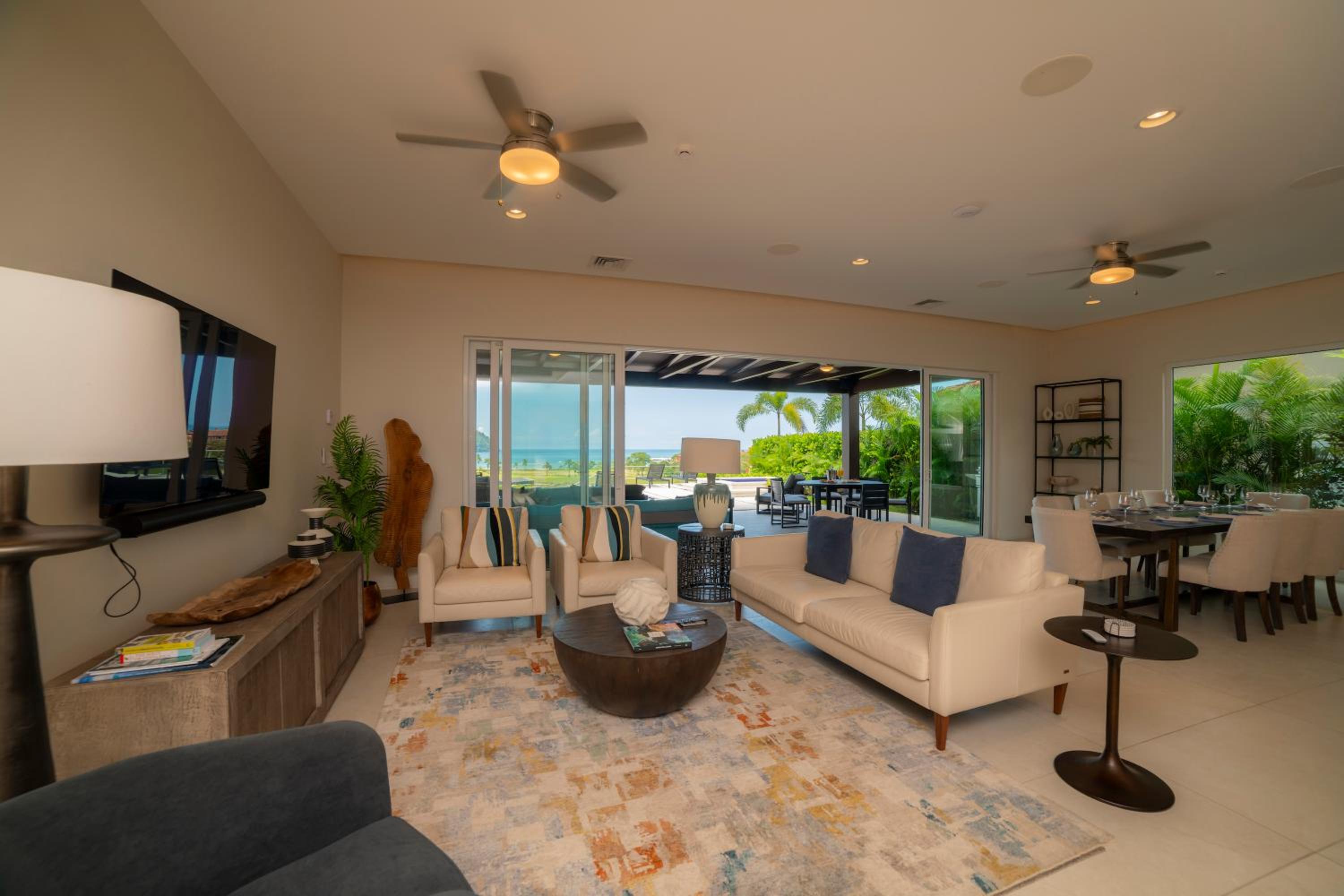 Villa photo 2