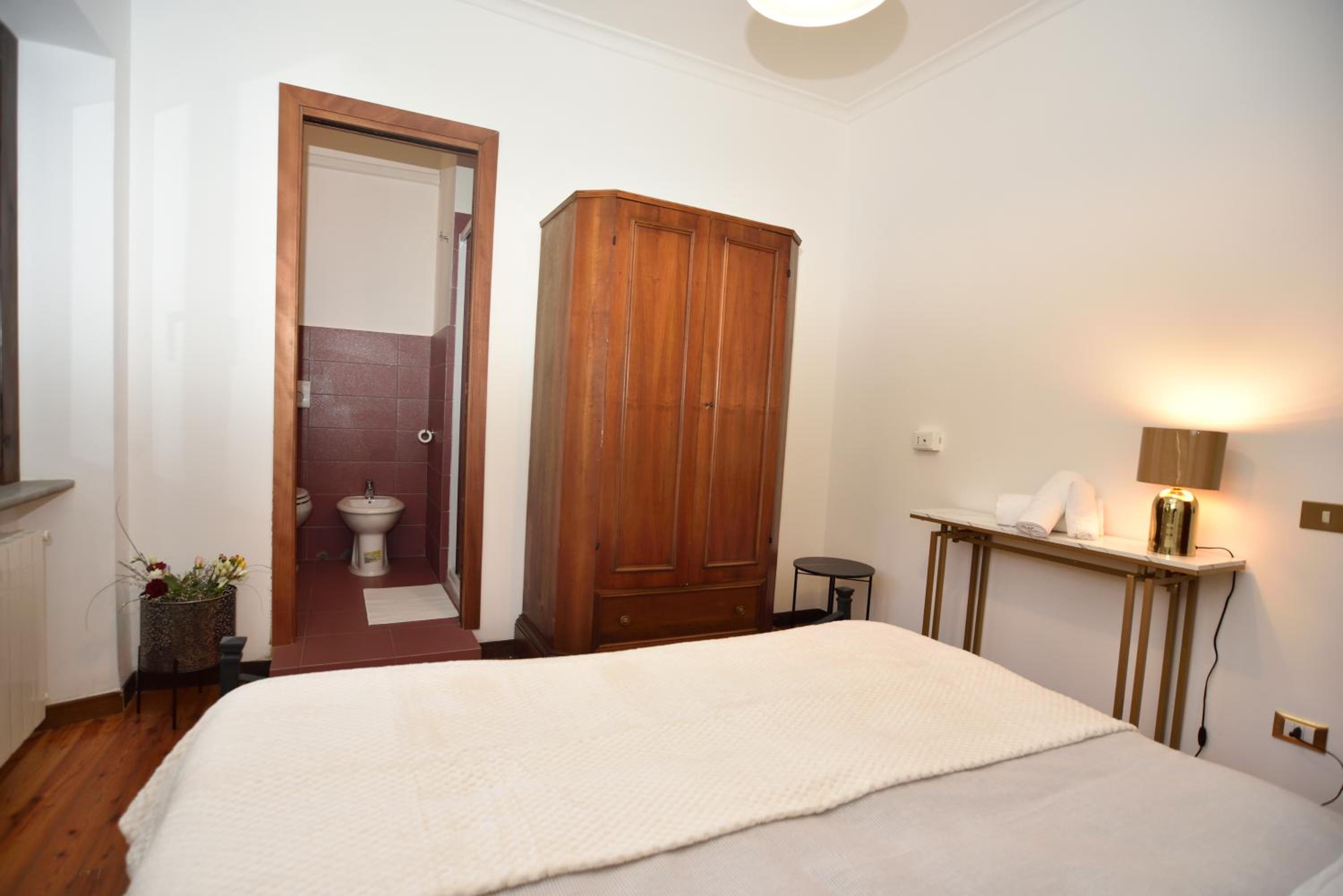 Single Room With Bathroom photo 1
