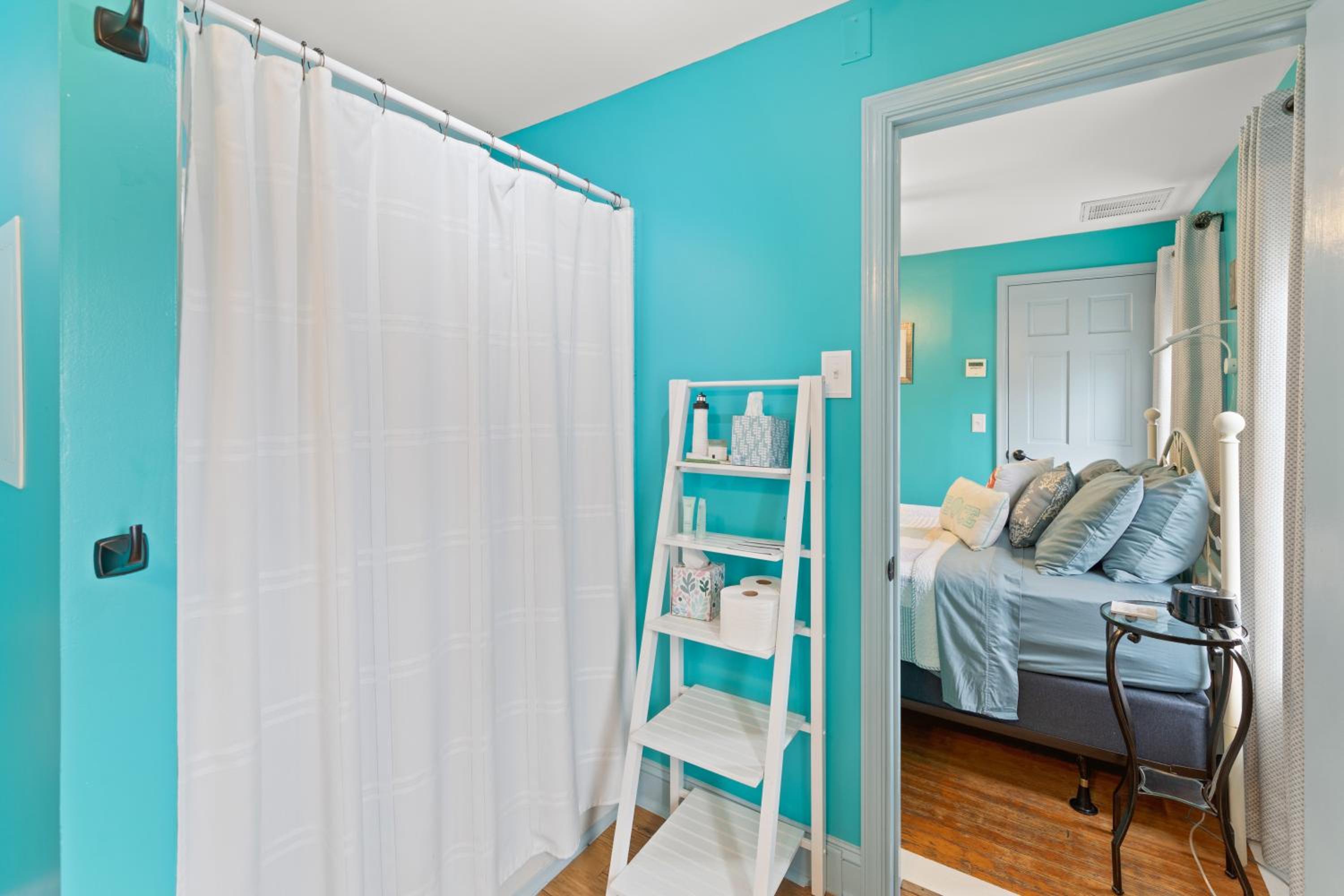 Standard Queen Room photo 3