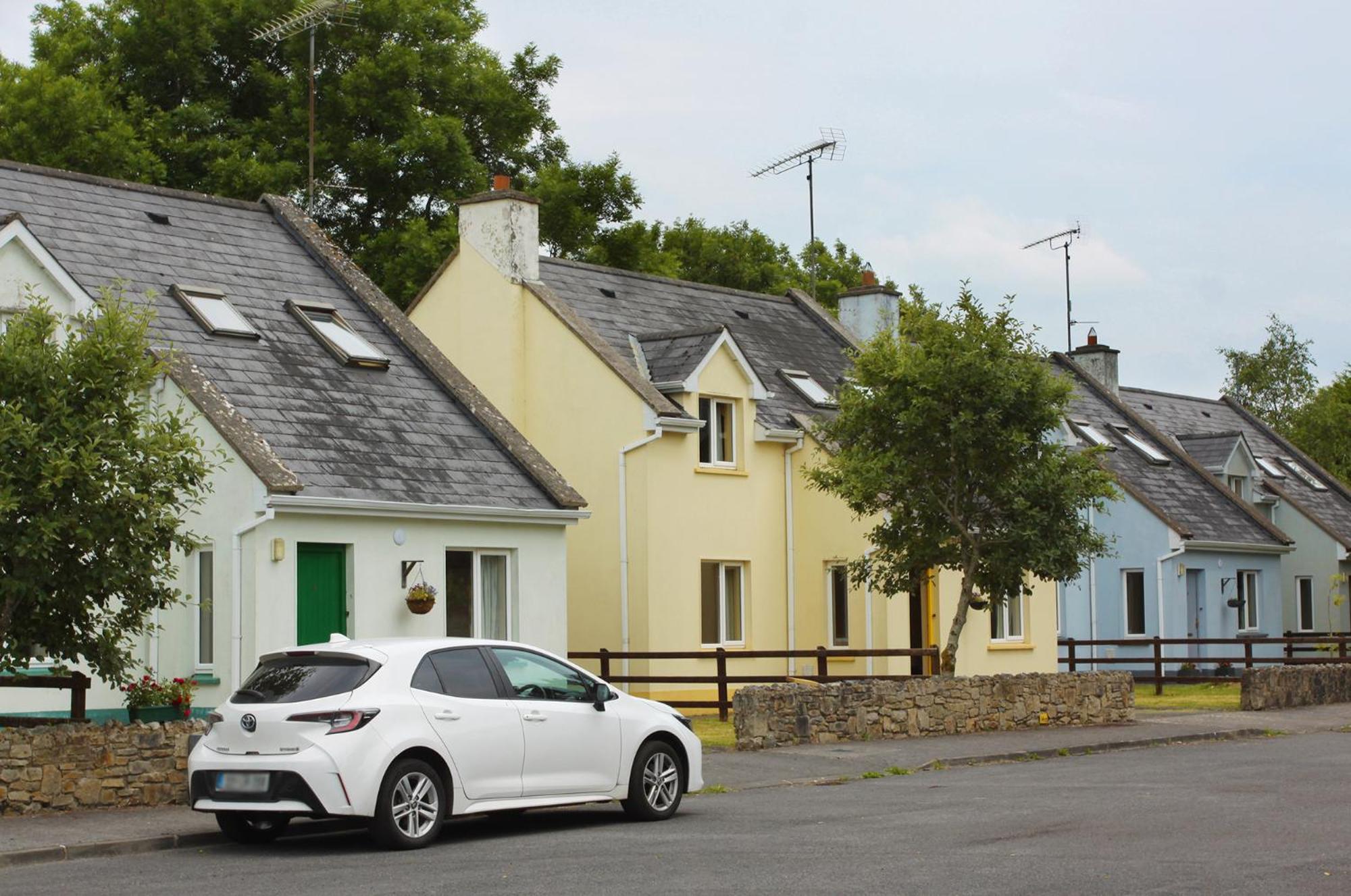 Three-Bedroom House photo 2