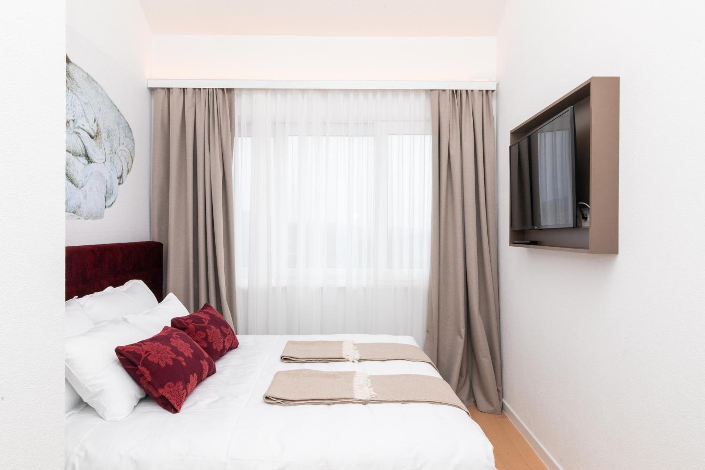 King Room with Mountain View