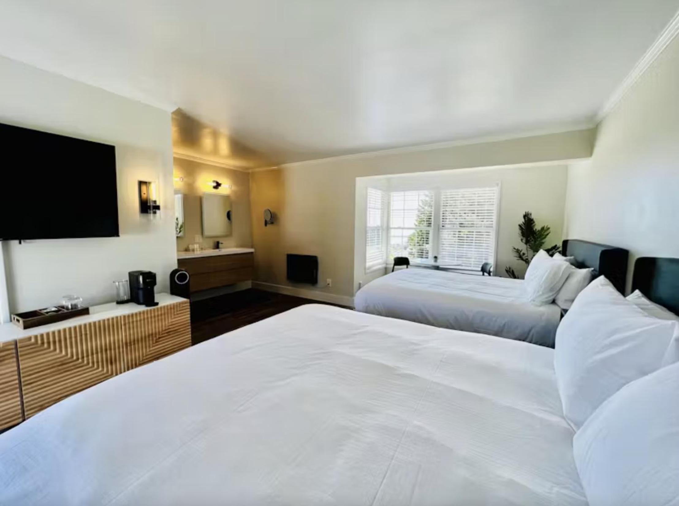 Deluxe Queen Room with Two Queen Beds