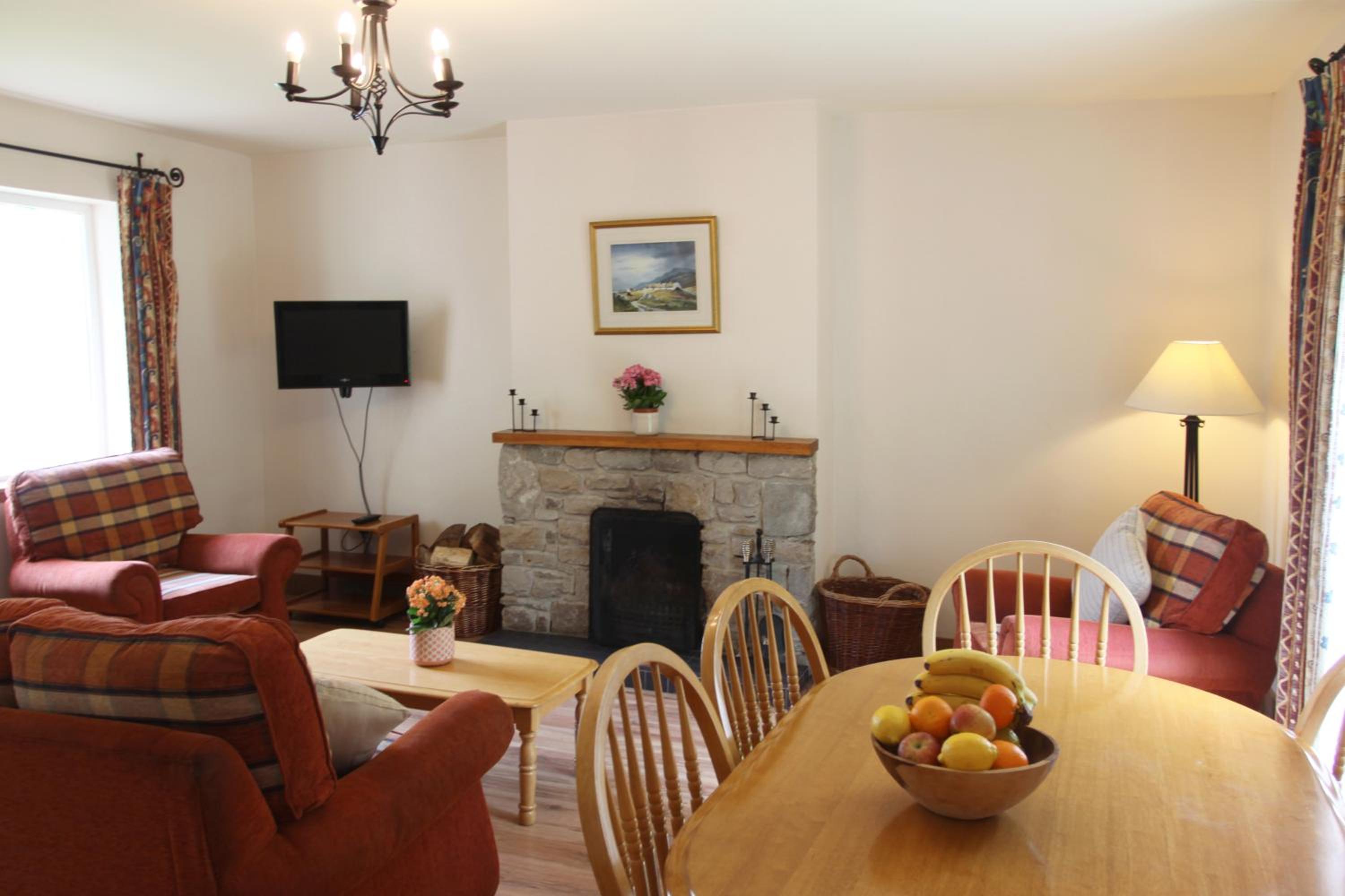 Three-Bedroom House photo 3