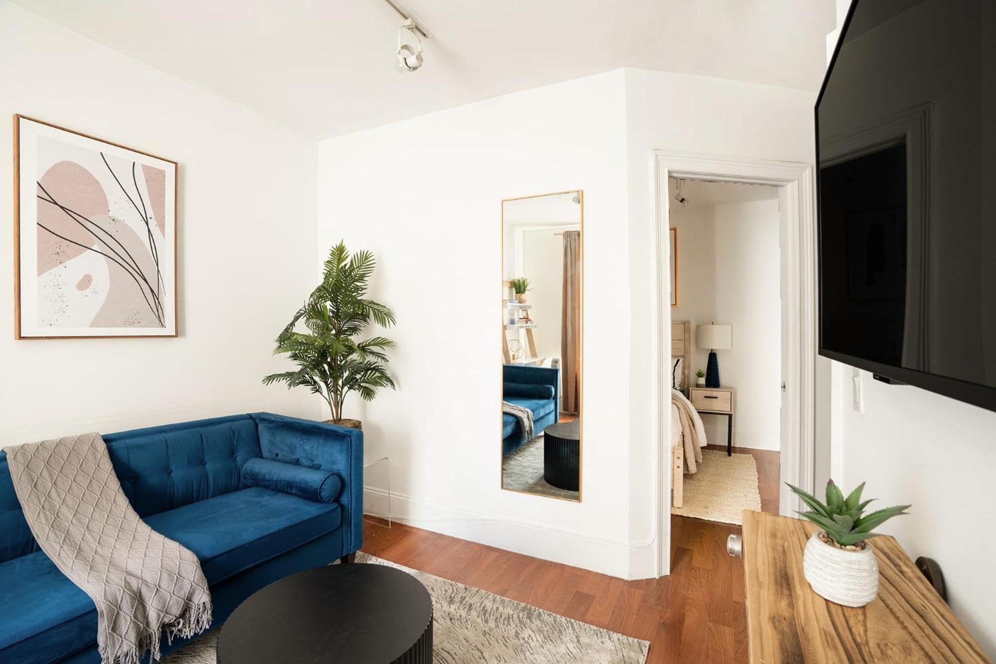 Apartment photo 2