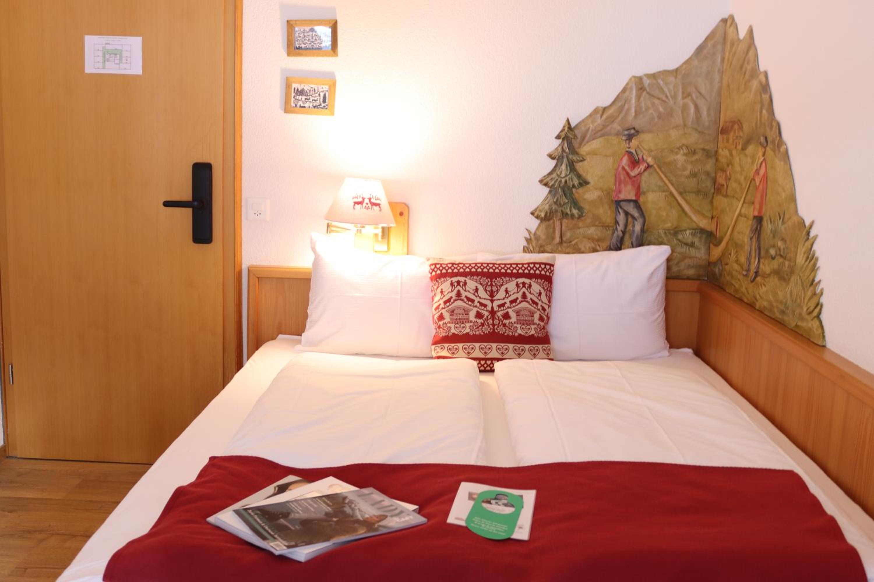 Double Room with Balcony - Photo 15