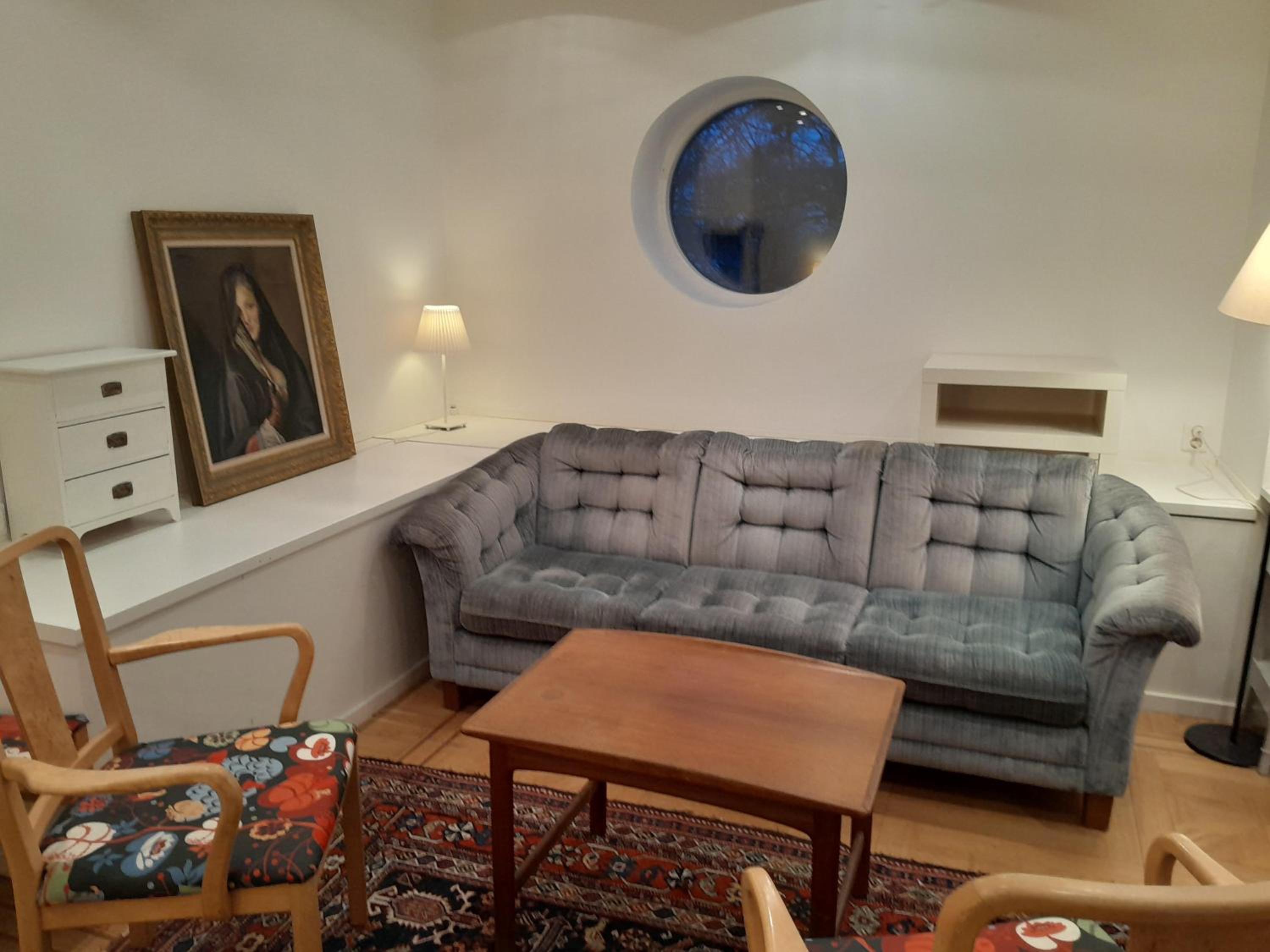 One-Bedroom Apartment photo 2