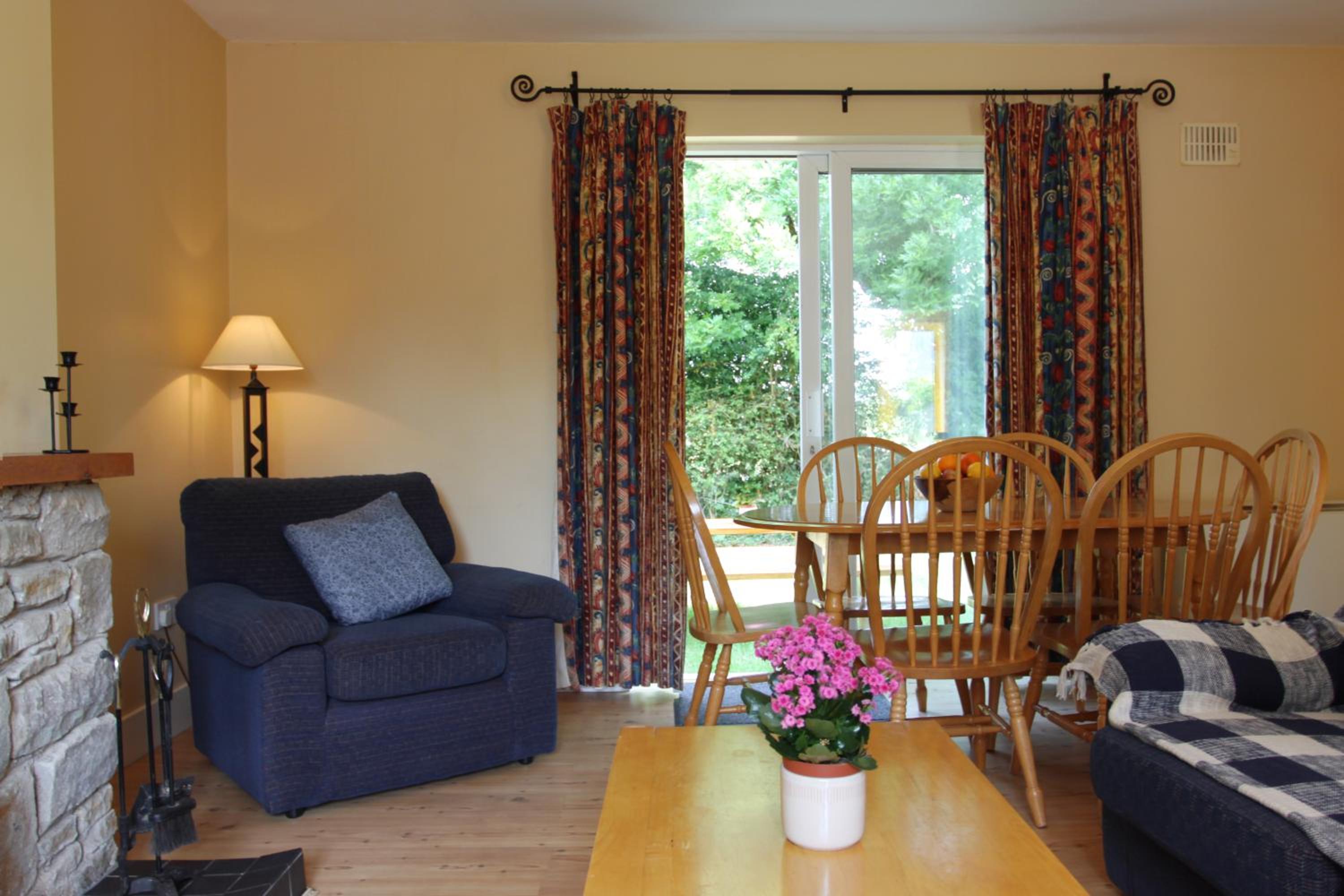 Three-Bedroom House photo 3