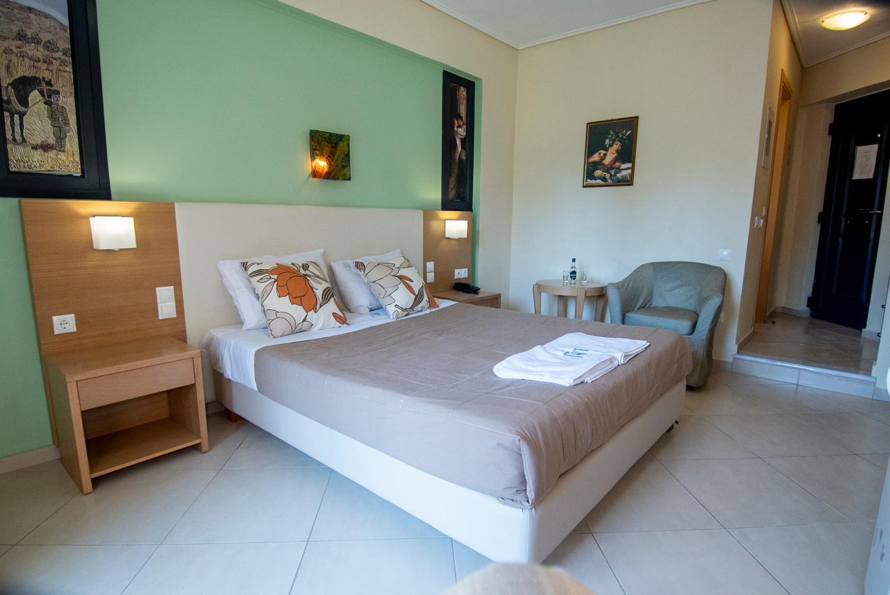 Deluxe Double Room photo 3