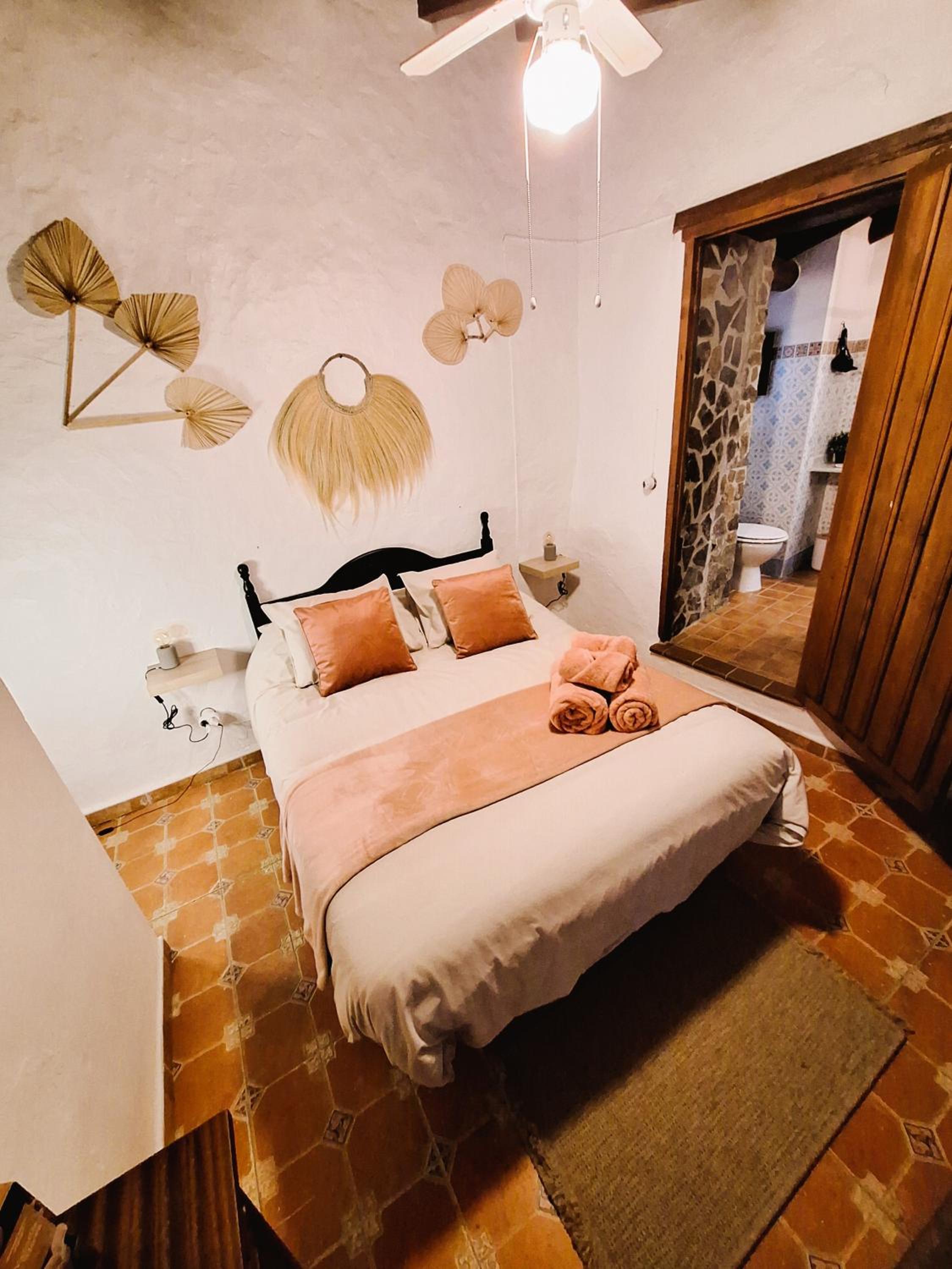 Double Room With Private Bathroom photo 2