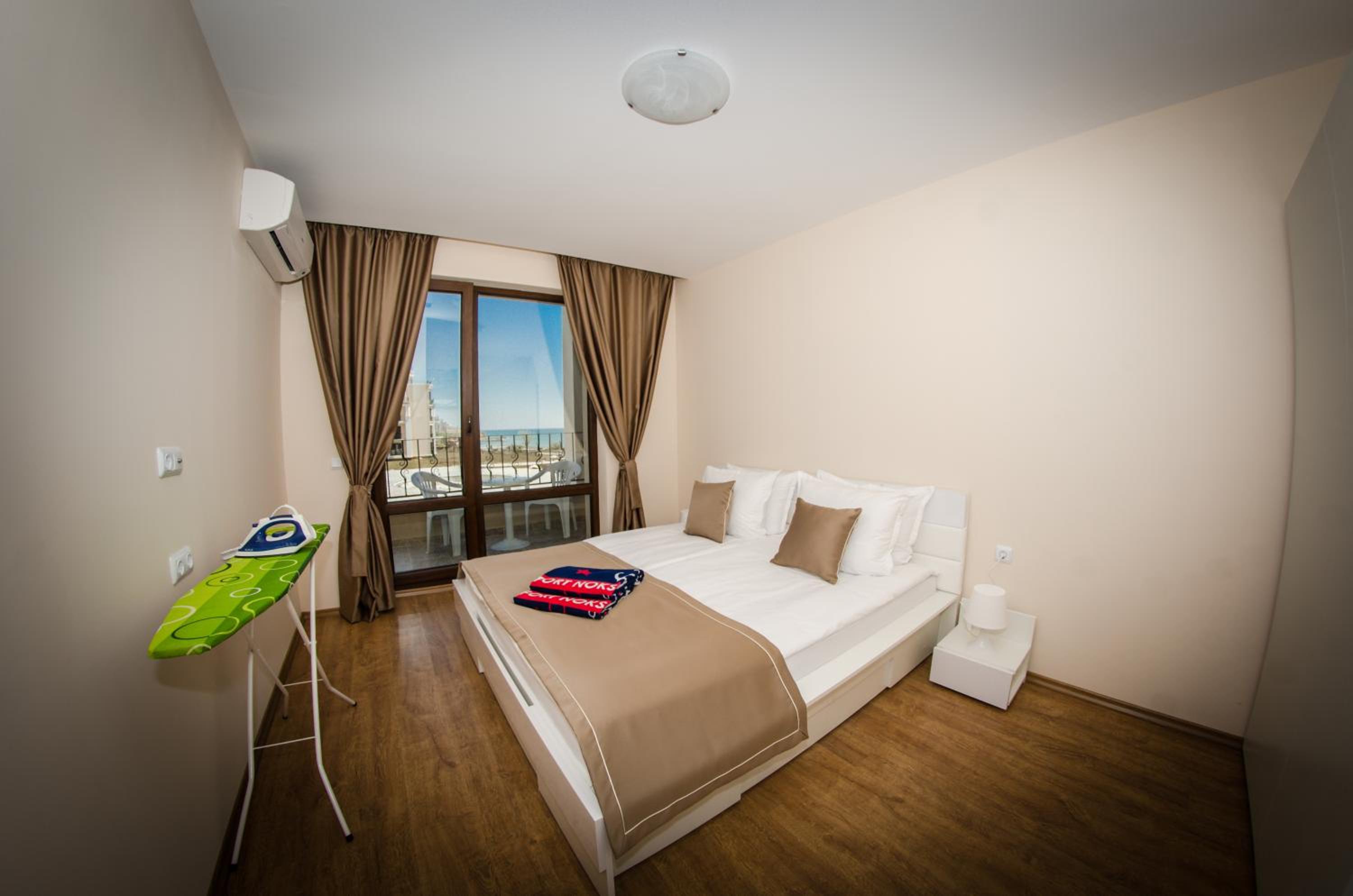 One-Bedroom Apartment with Balcony (4 Adults )
