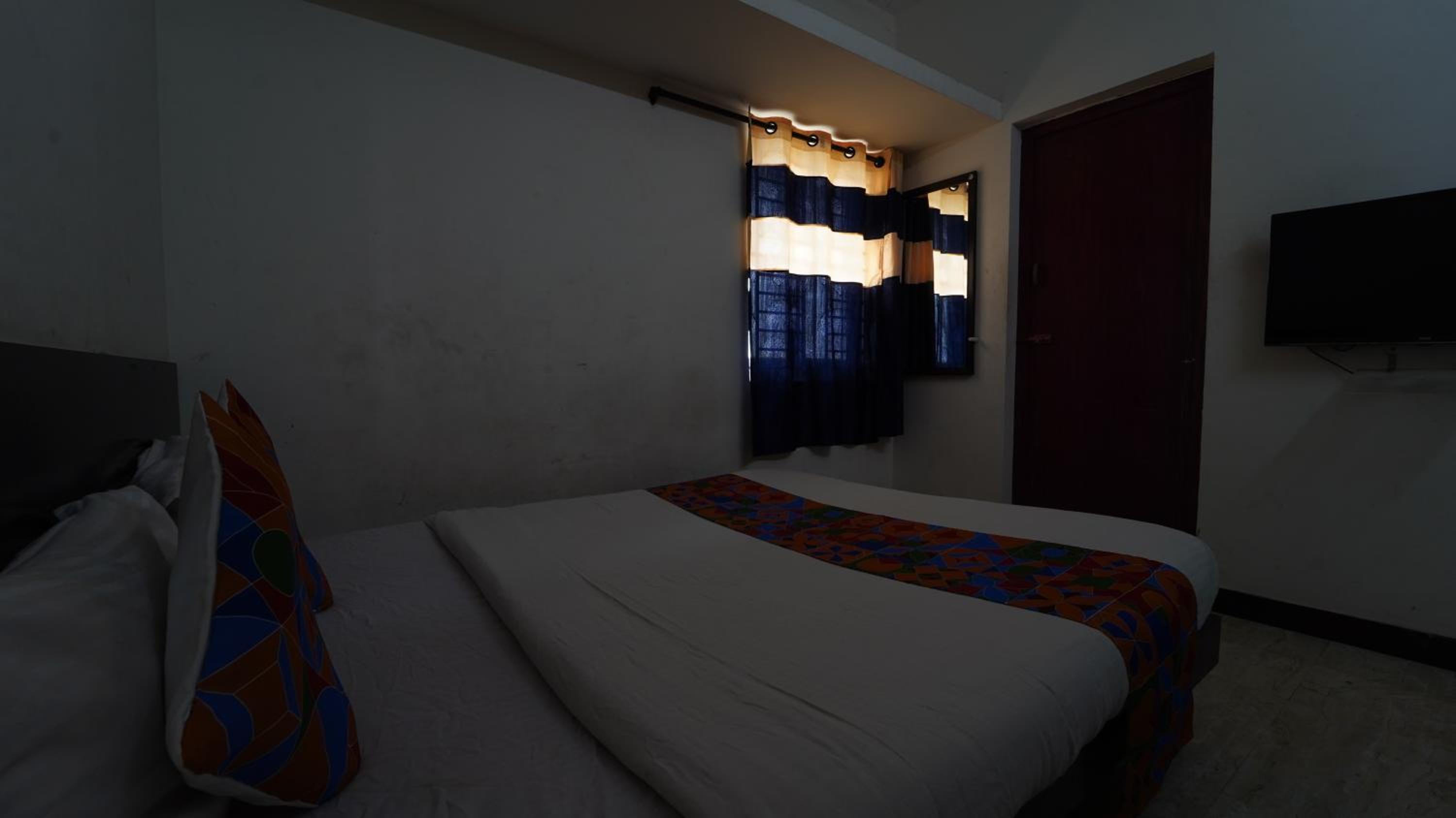 Deluxe Room - Photo 32