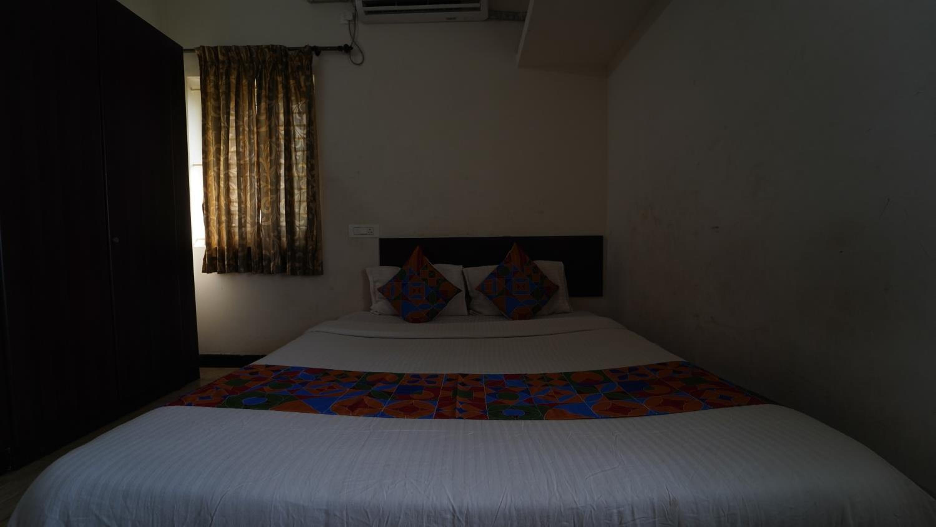Deluxe Room - Photo 3