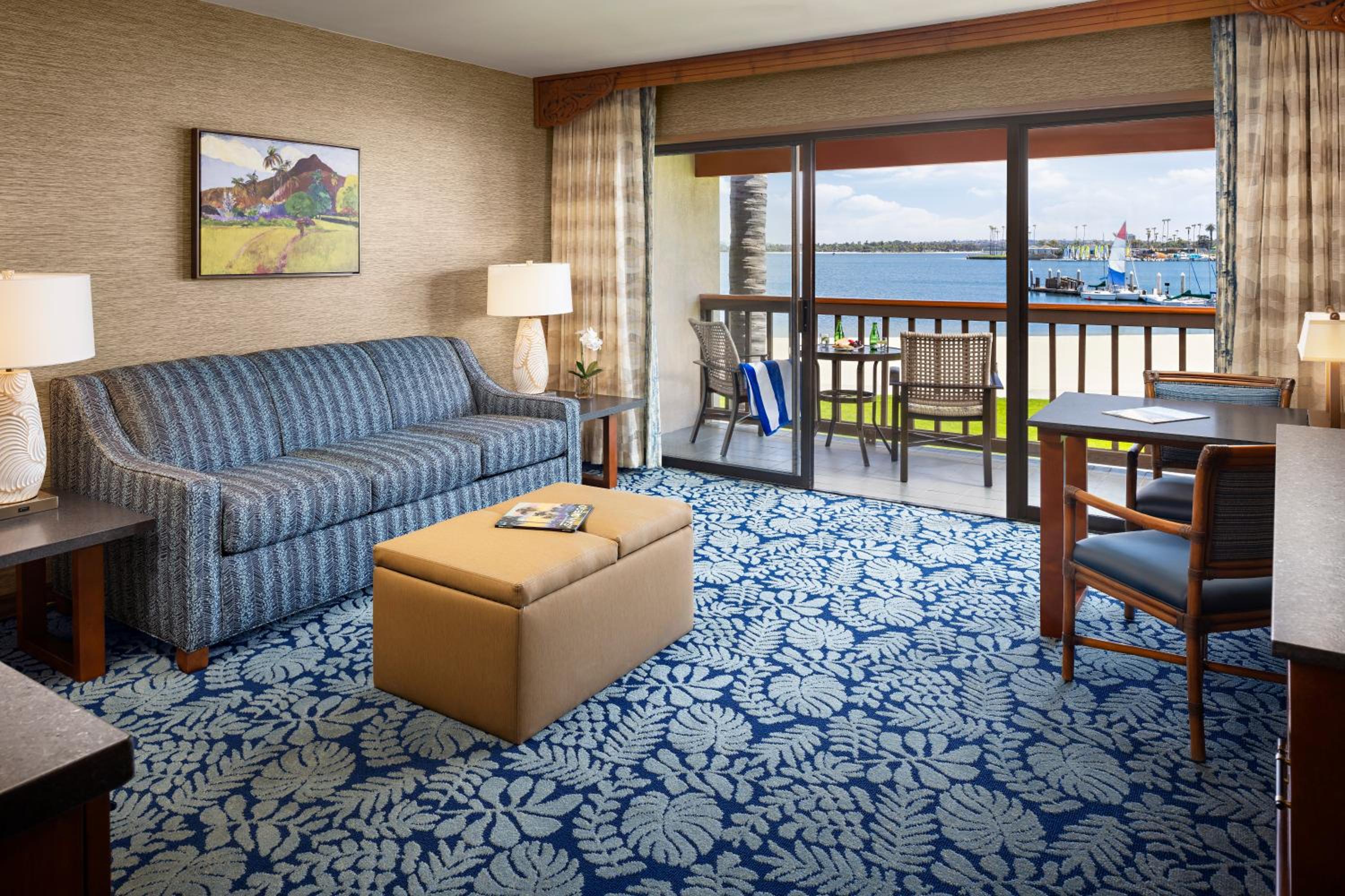 Beachfront Suite w/Balcony 1 King - Photo 1