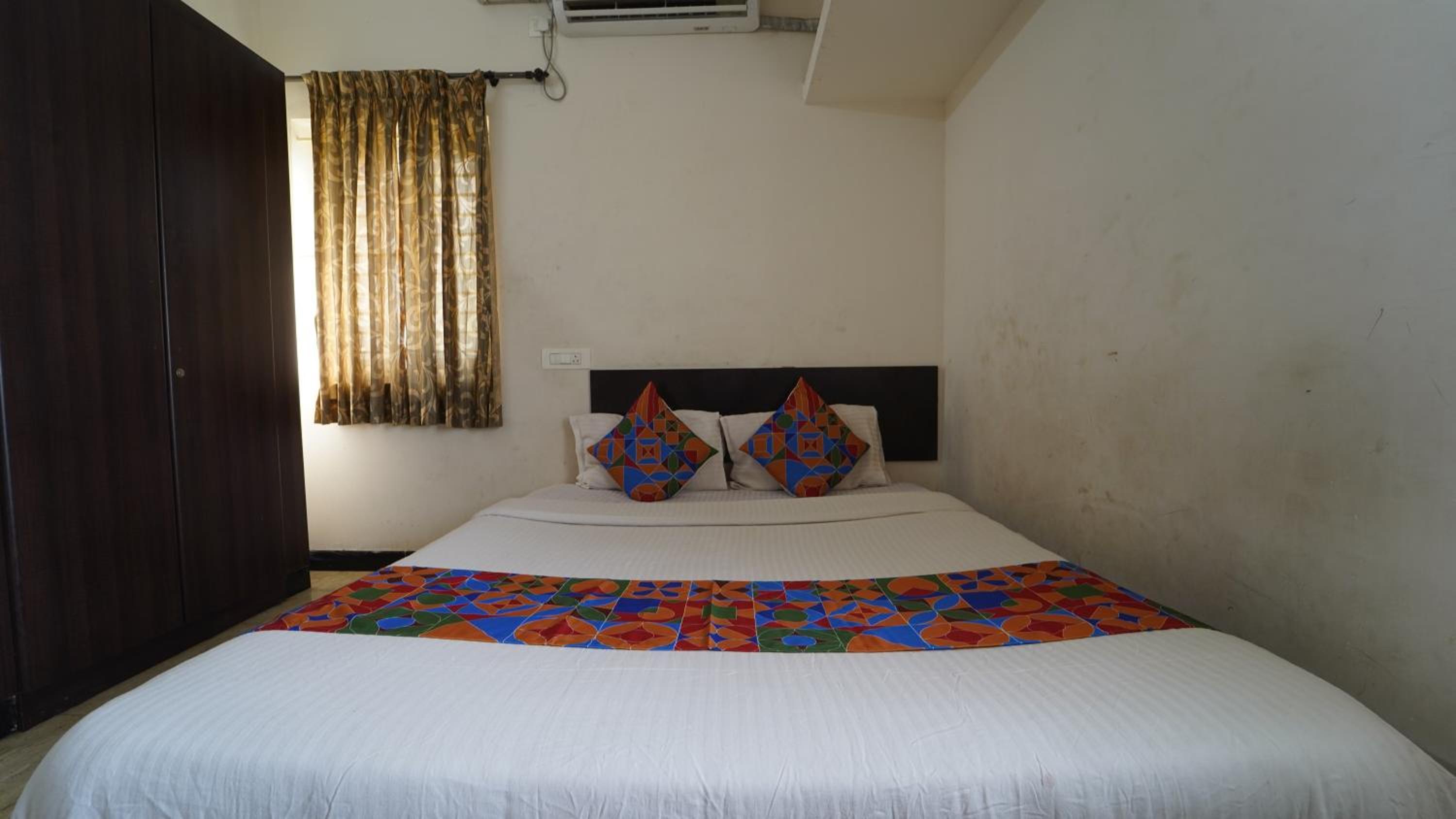Deluxe Room - Photo 4