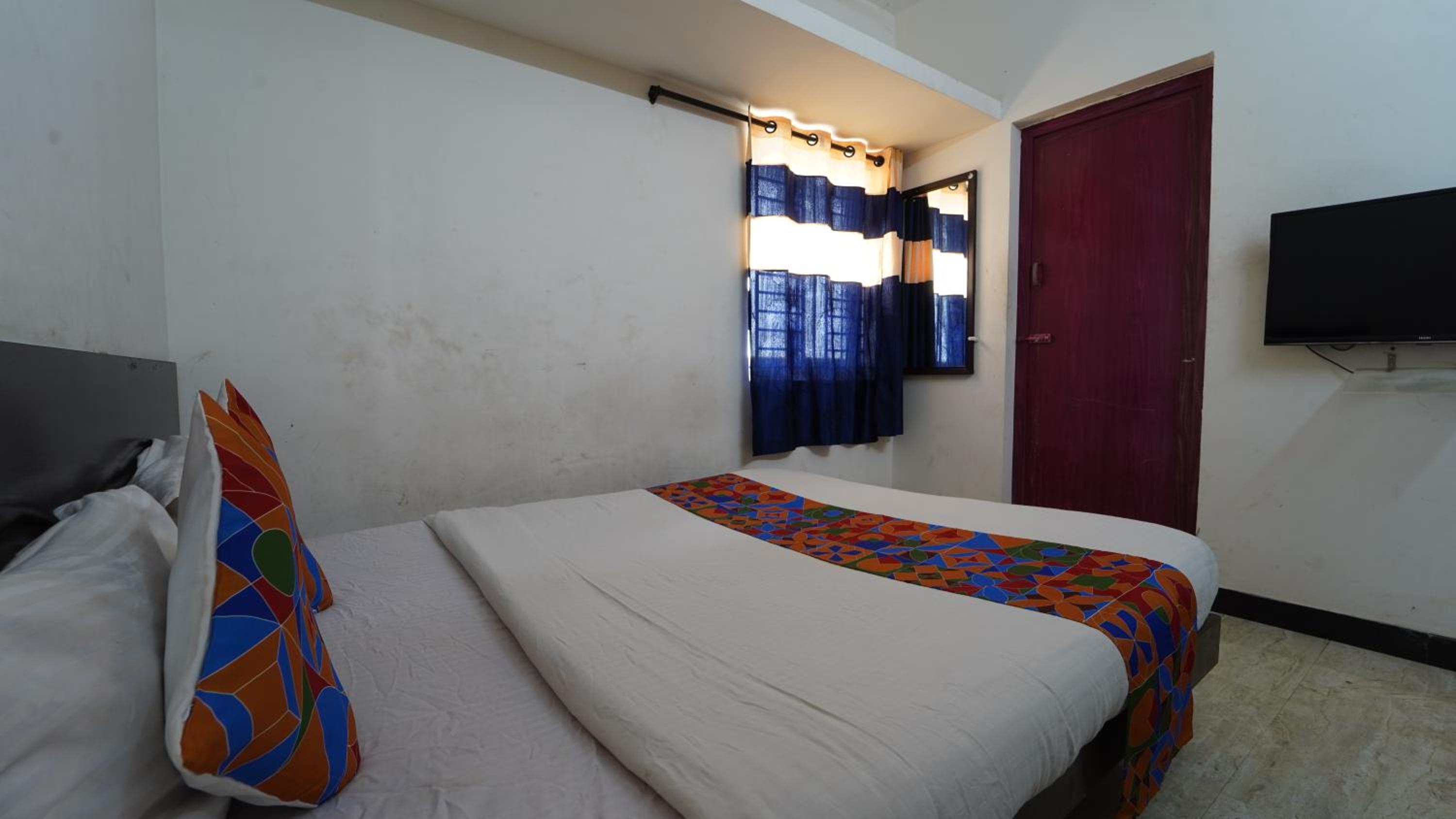 Deluxe Room - Photo 8