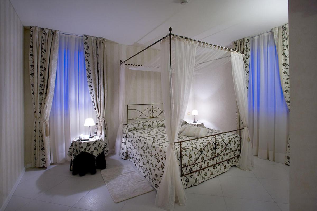 Deluxe Suite photo 3