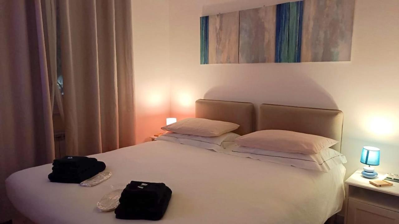 Double or Twin Room with Private Bathroom photo 3