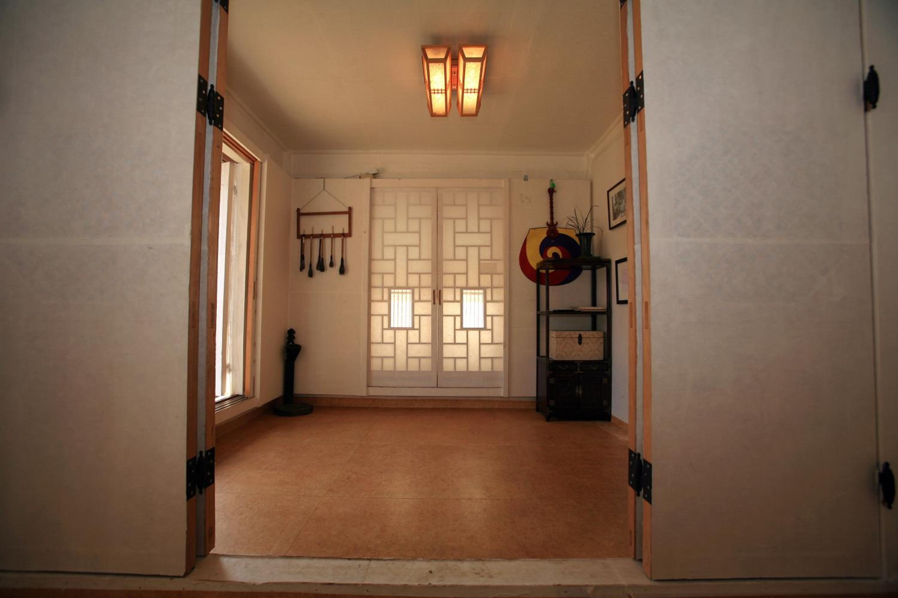 Family Room - Photo 7