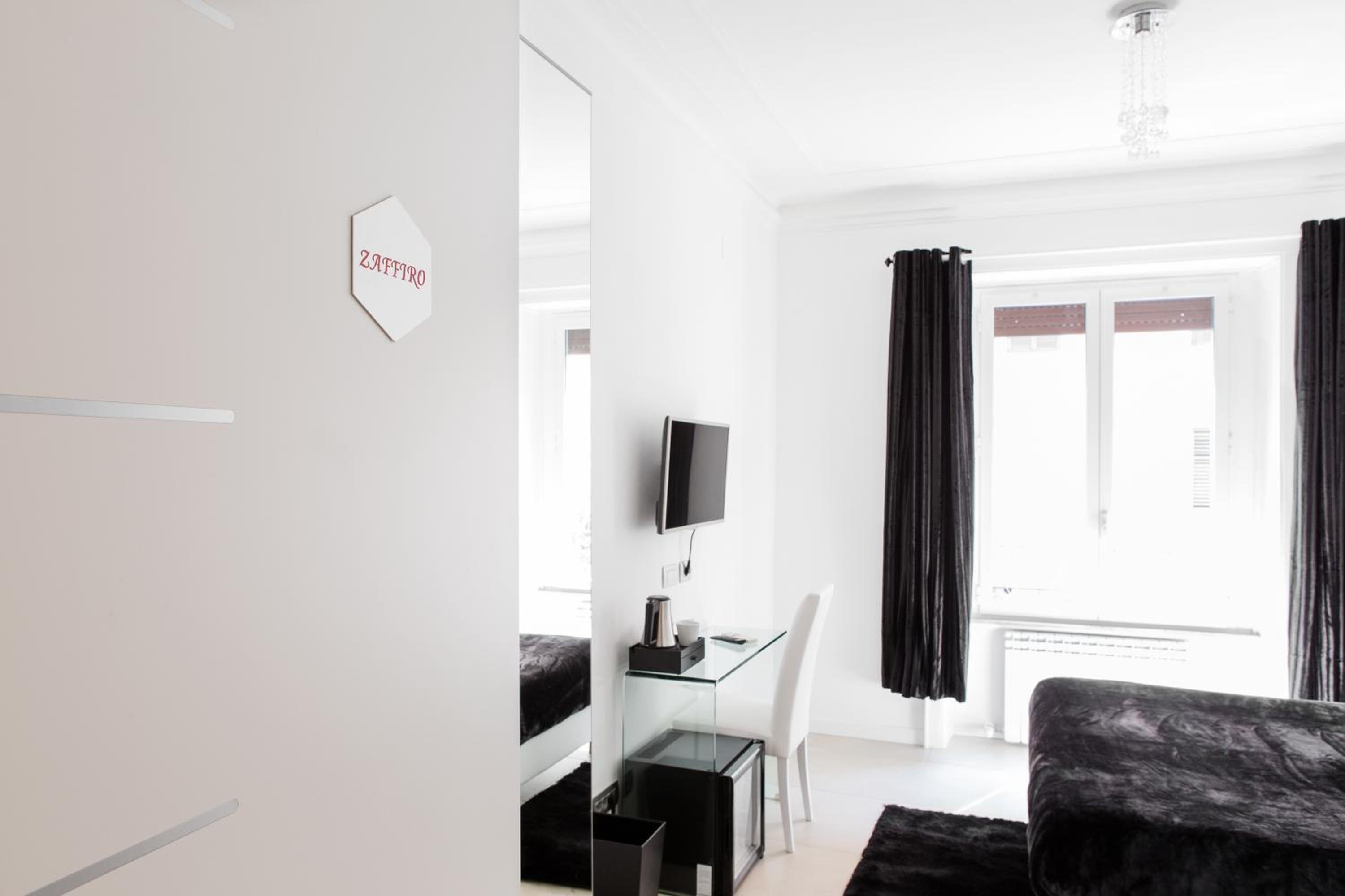 Superior Deluxe Double Room  photo 3