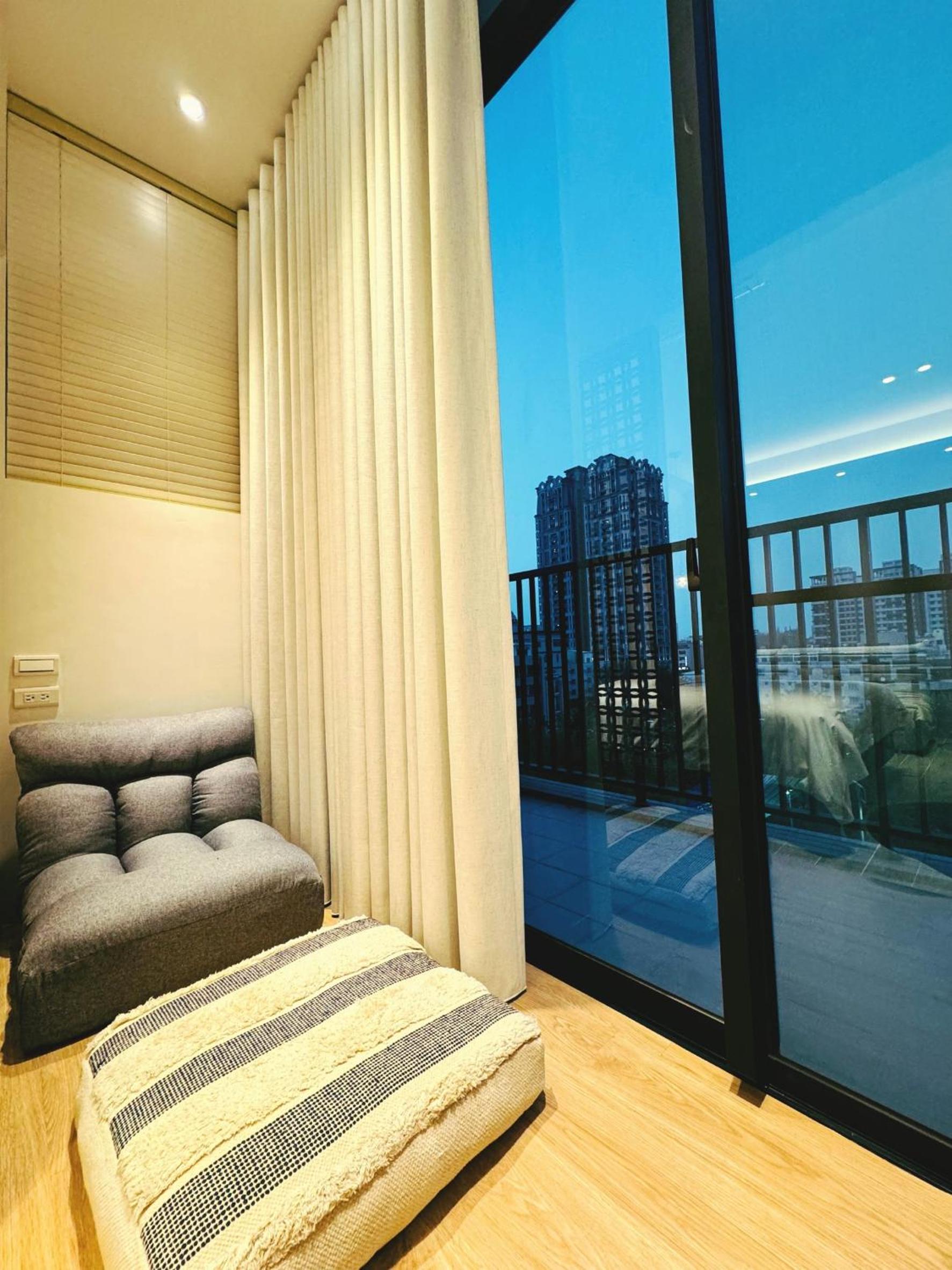 Queen Room with Balcony photo 3