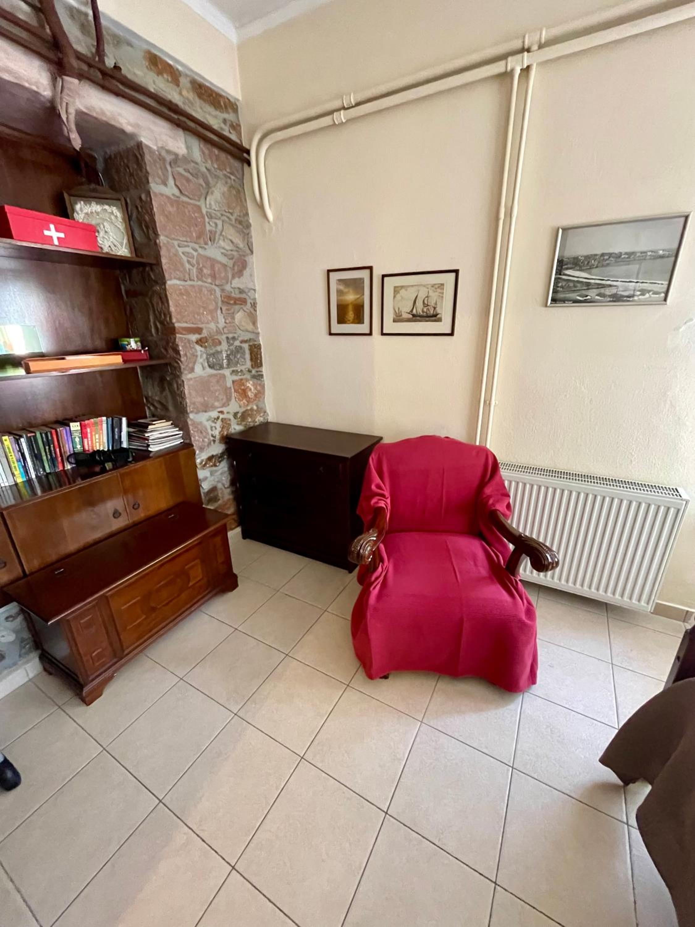 One-Bedroom House photo 1